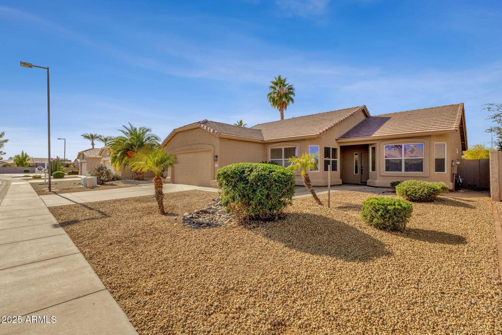Photo of 6450 S Springs Place, Chandler, AZ 85249 (MLS # 6954217)