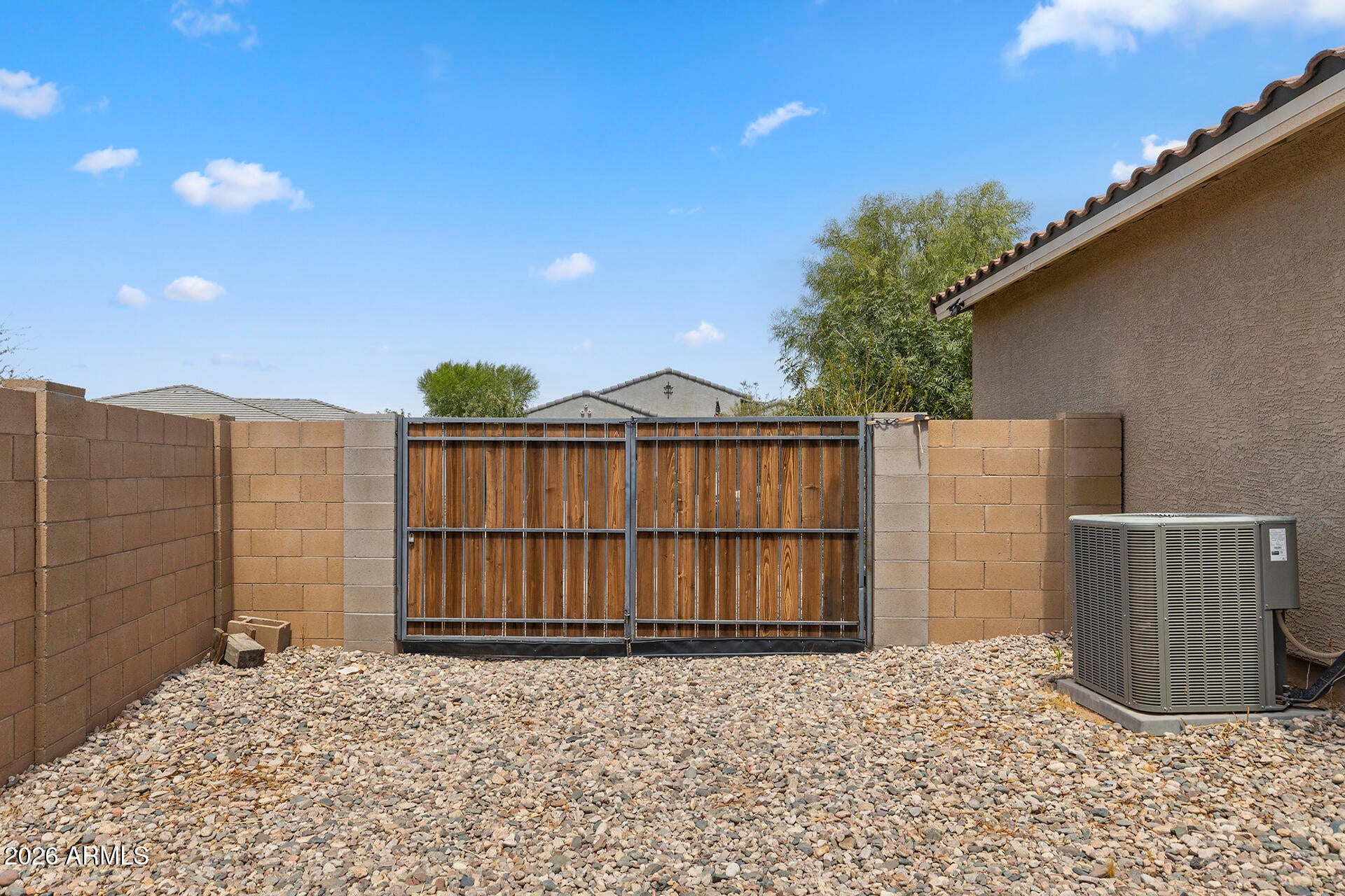 40655 W CRANE Drive