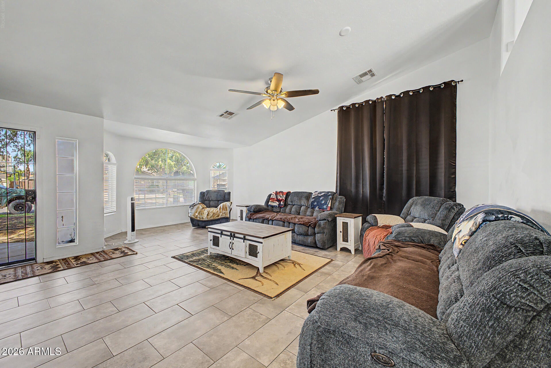 3753 E WHITEHALL Drive