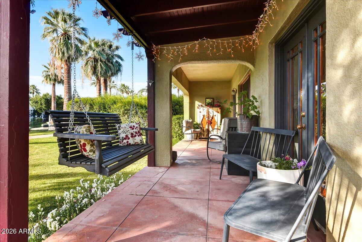 922 W WILLETTA Street