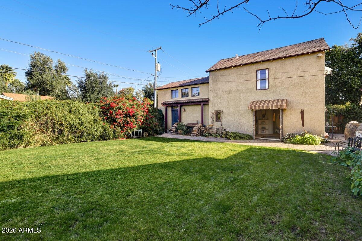 922 W WILLETTA Street
