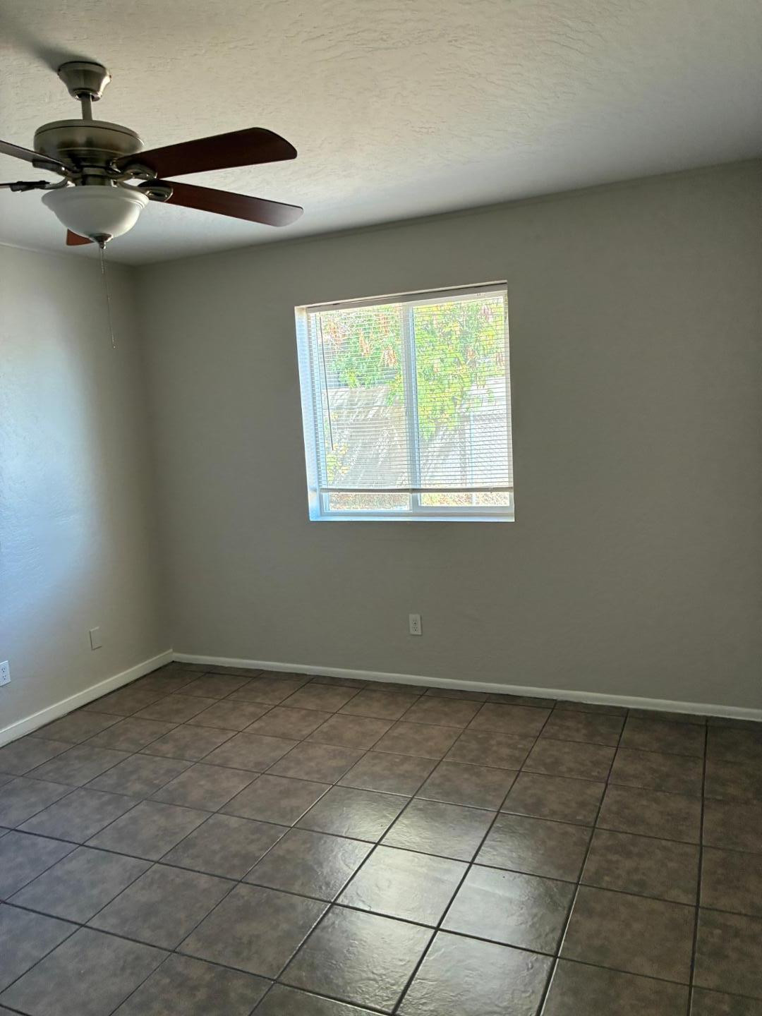 10641 N 15th Avenue Apt B