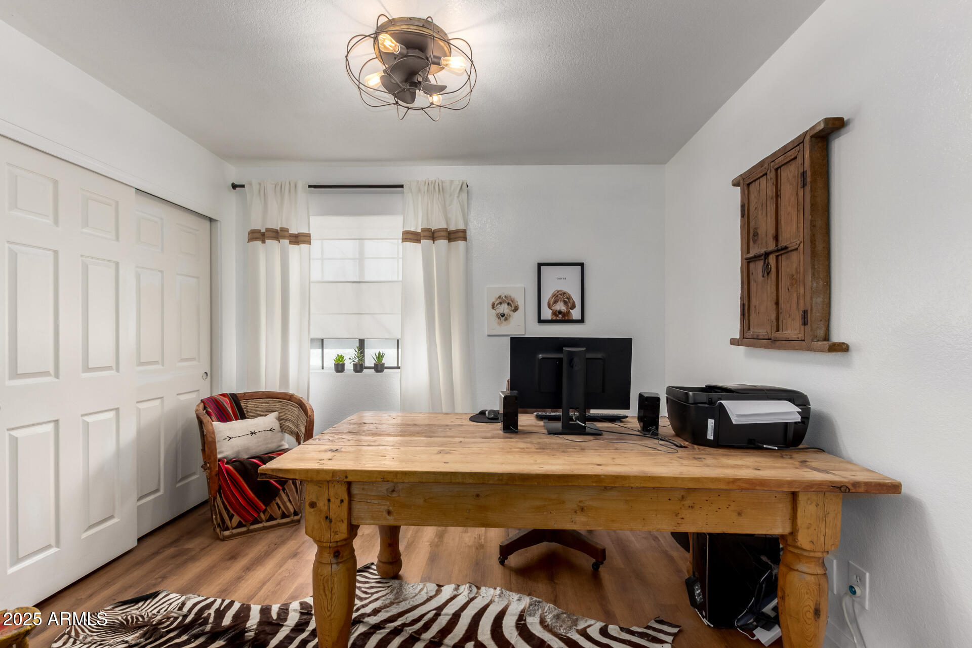 1118 E ENCINAS Avenue