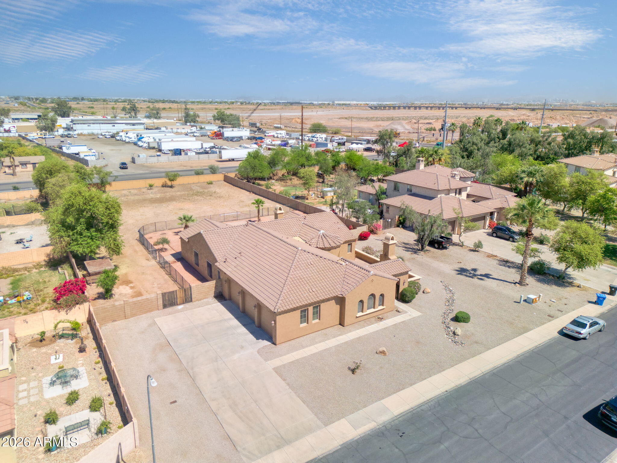 6712 W Pleasant Lane