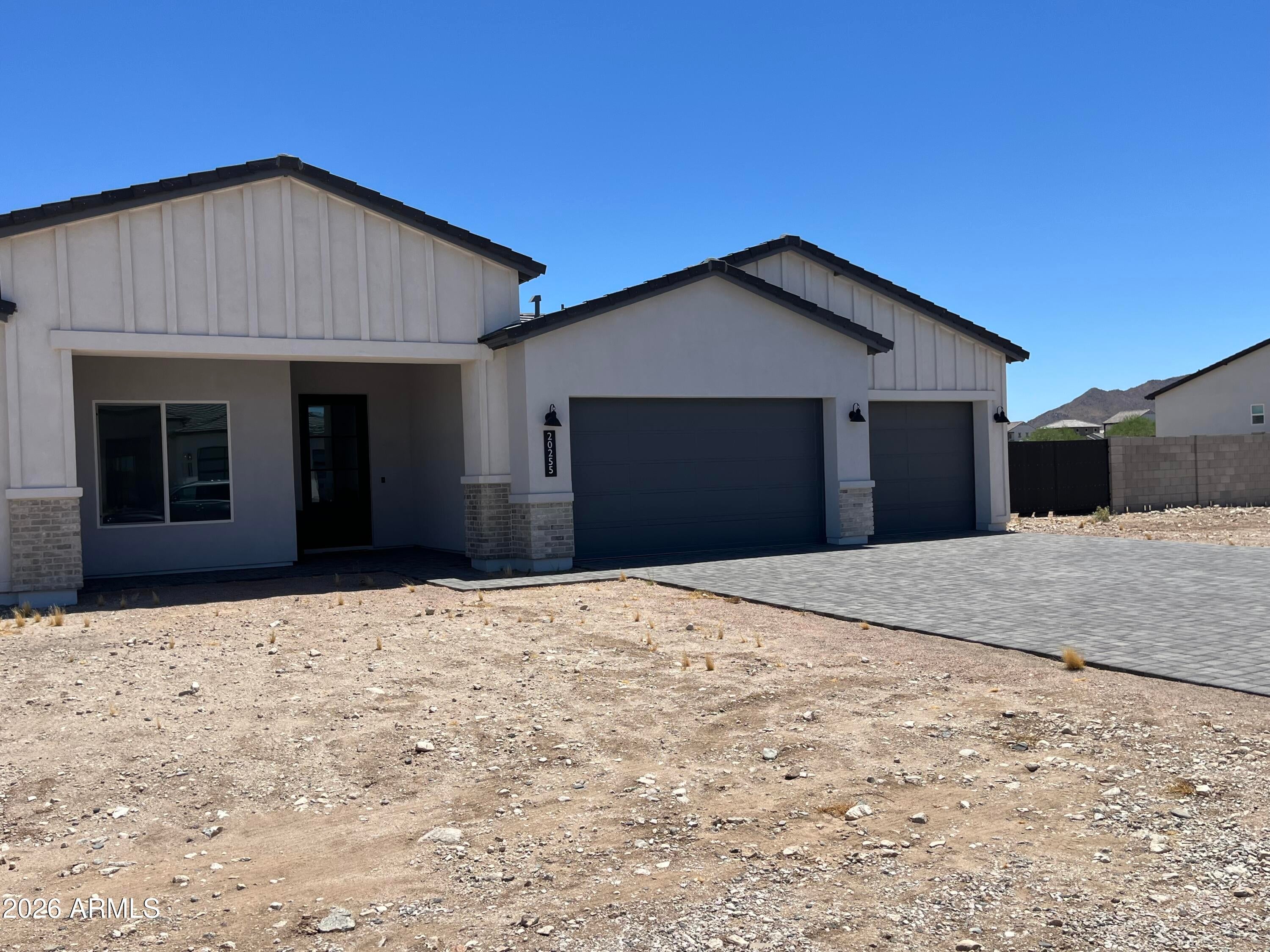 20255 W HIGHLAND Avenue