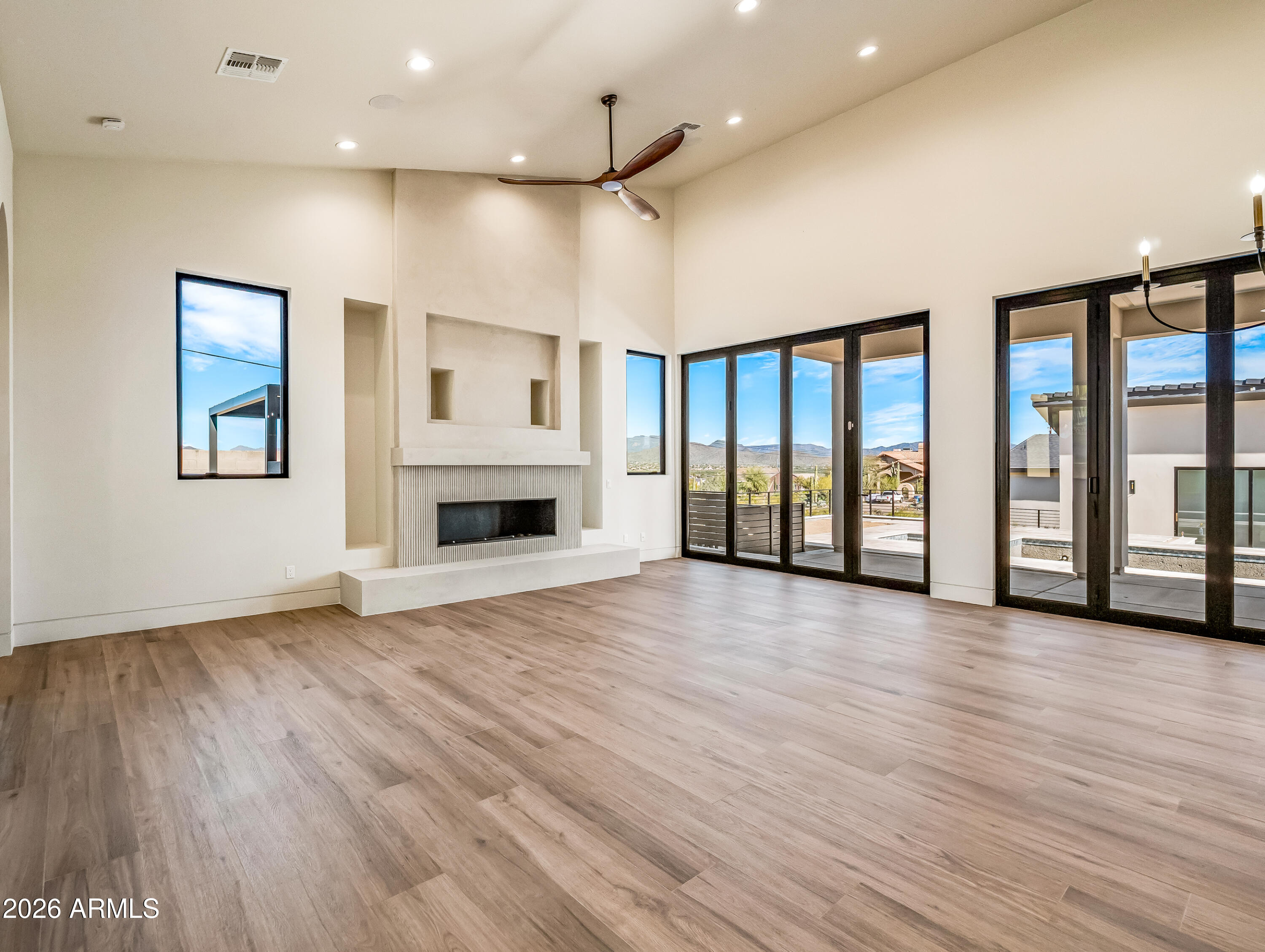 1730 W SENTINEL ROCK Road