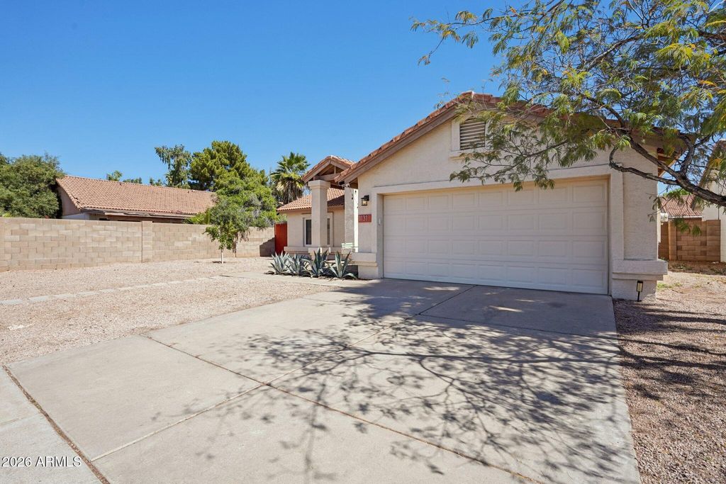 Photo of 1131 N Pebble Beach Drive, Gilbert, AZ 85234 (MLS # 6997570)