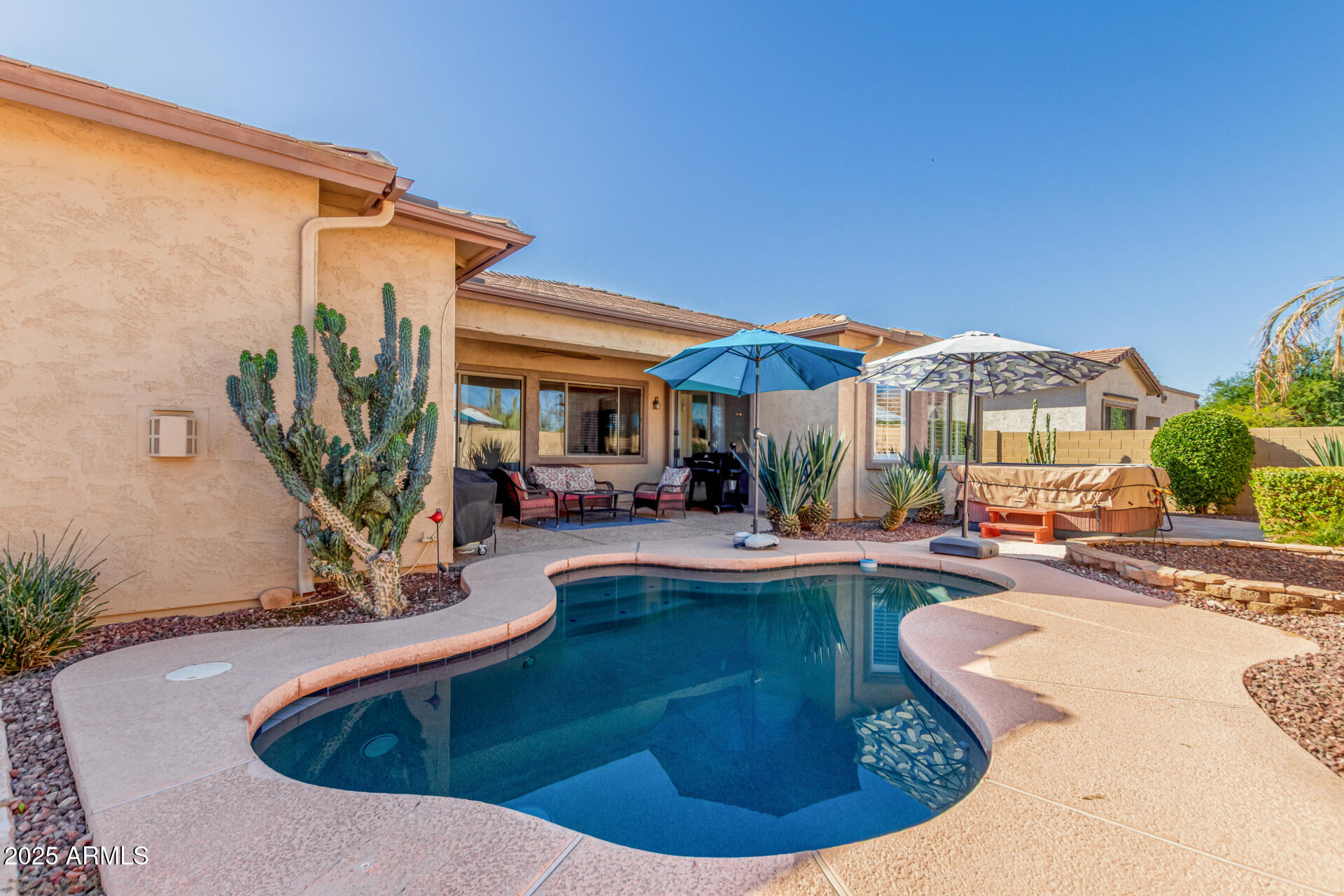 3084 E CAPRICORN Way