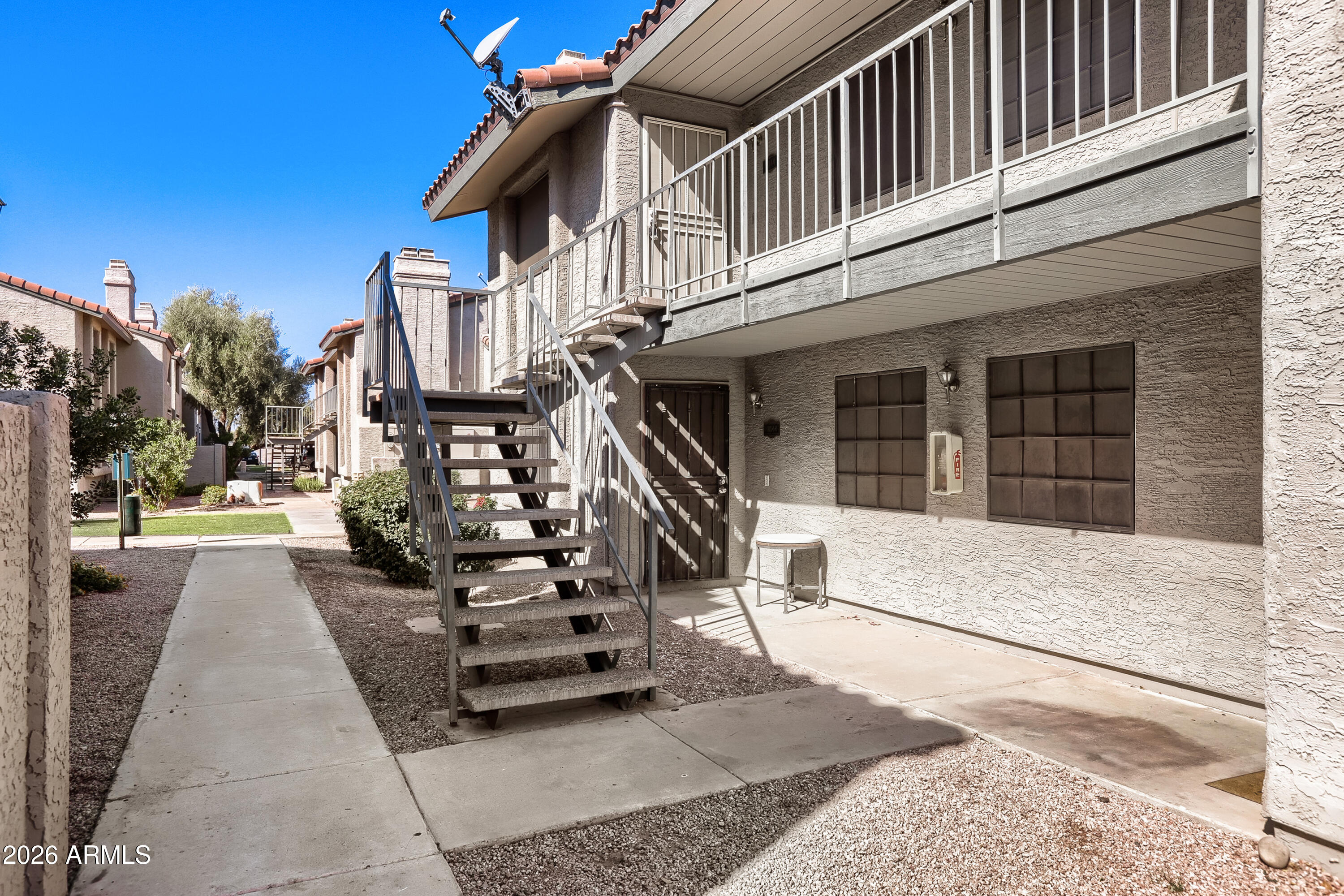 533 W GUADALUPE Road 2044