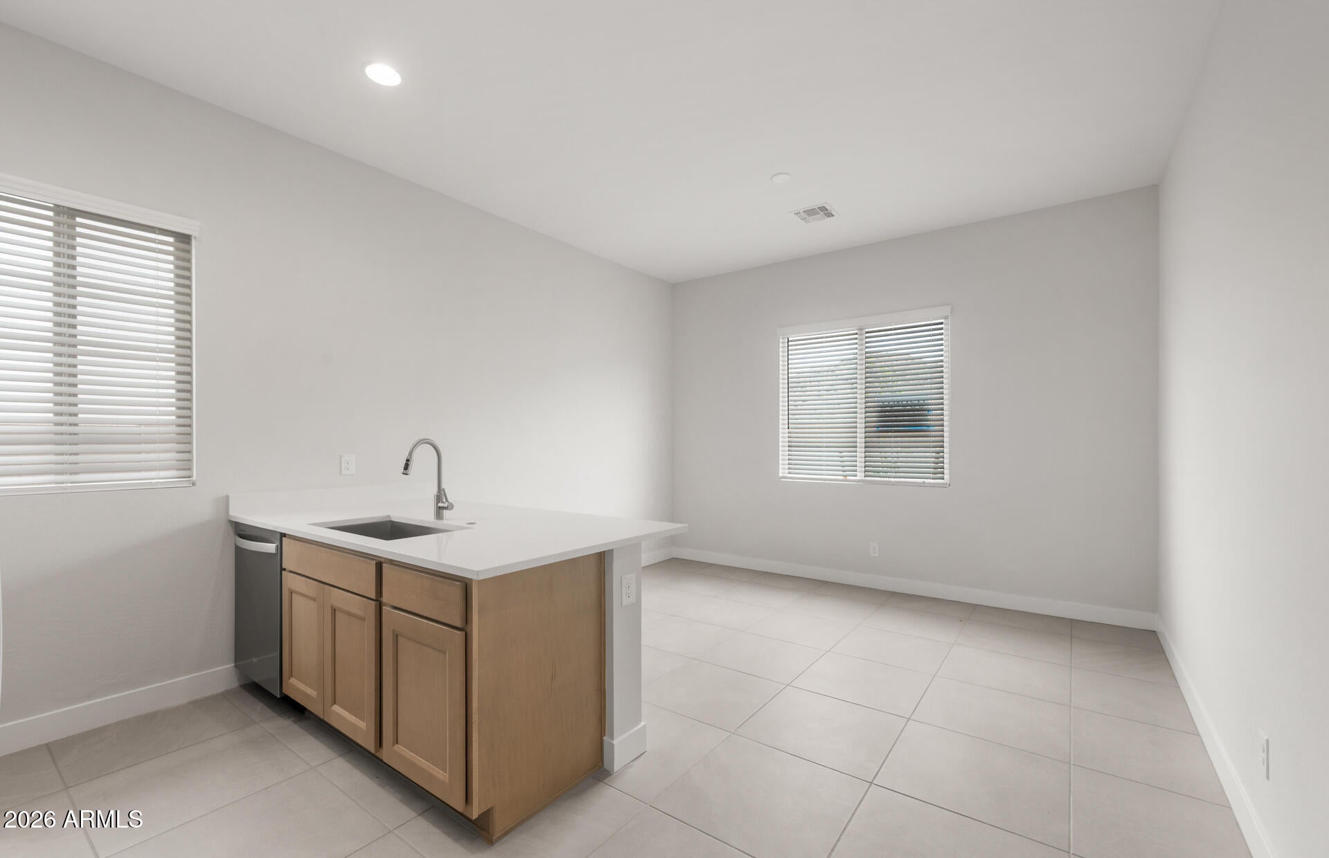 2437 W Nighthawk Way