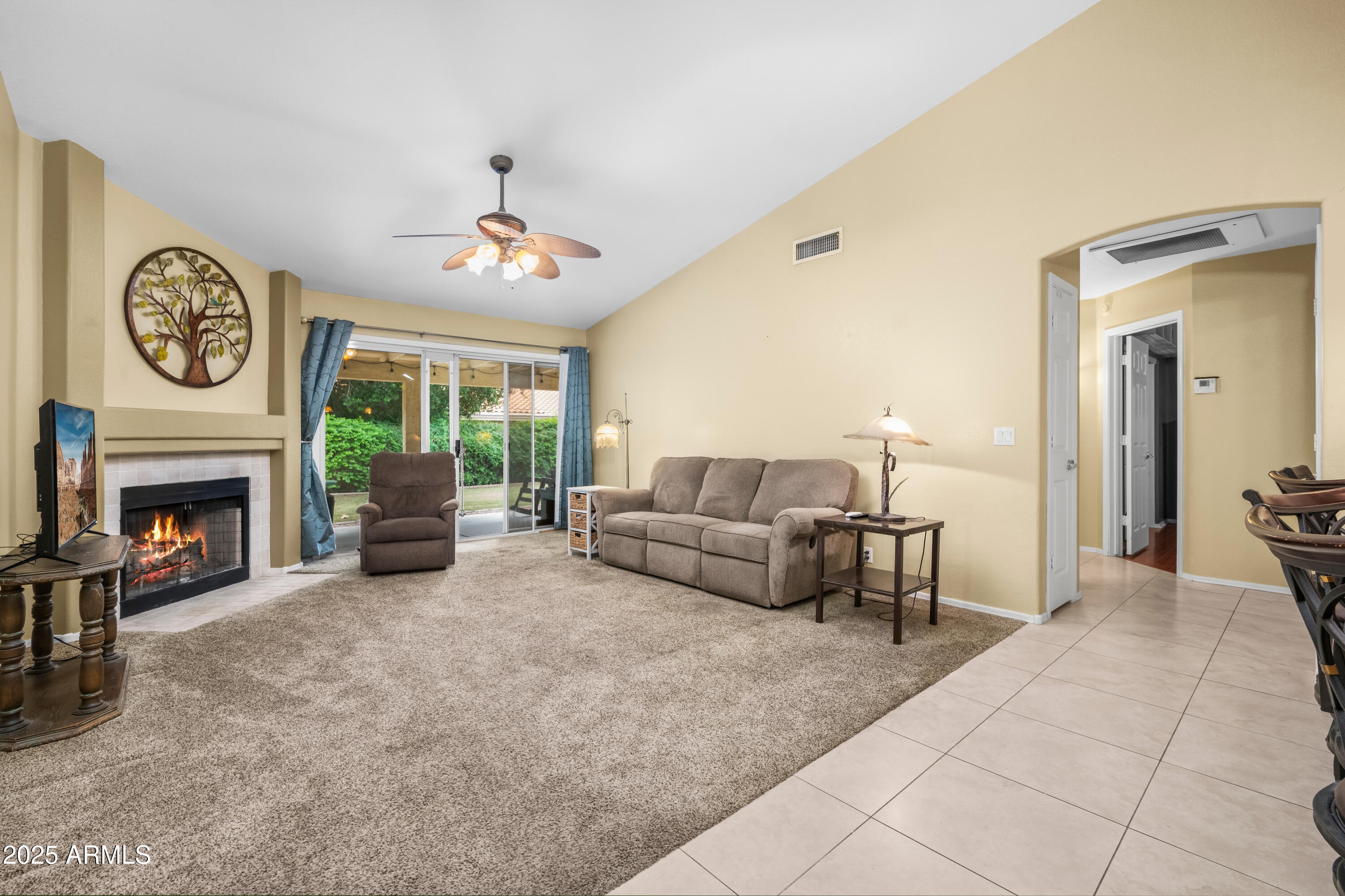 2631 E NORTHRIDGE Street