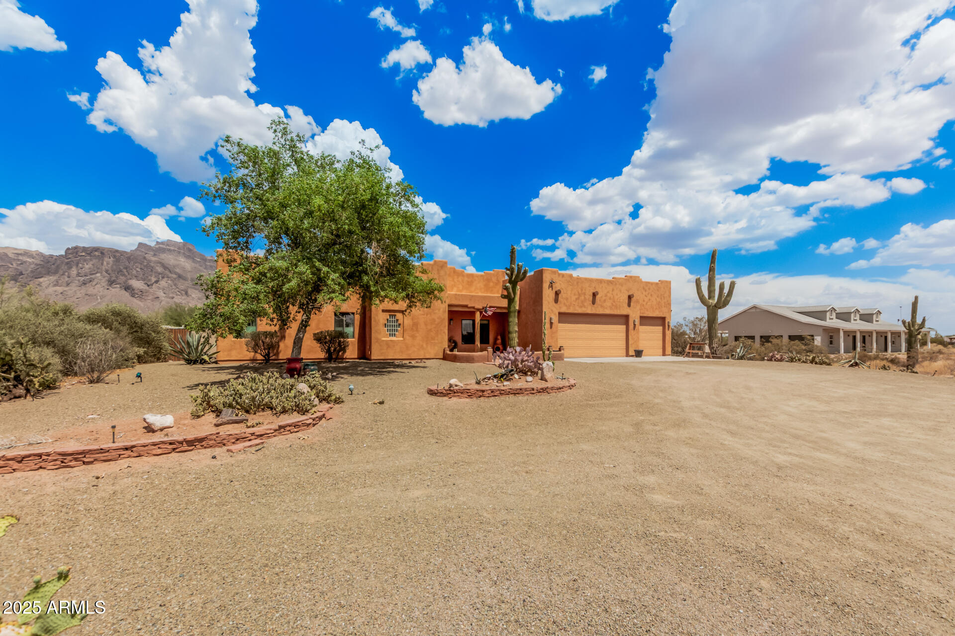 1025 N BOYD Road