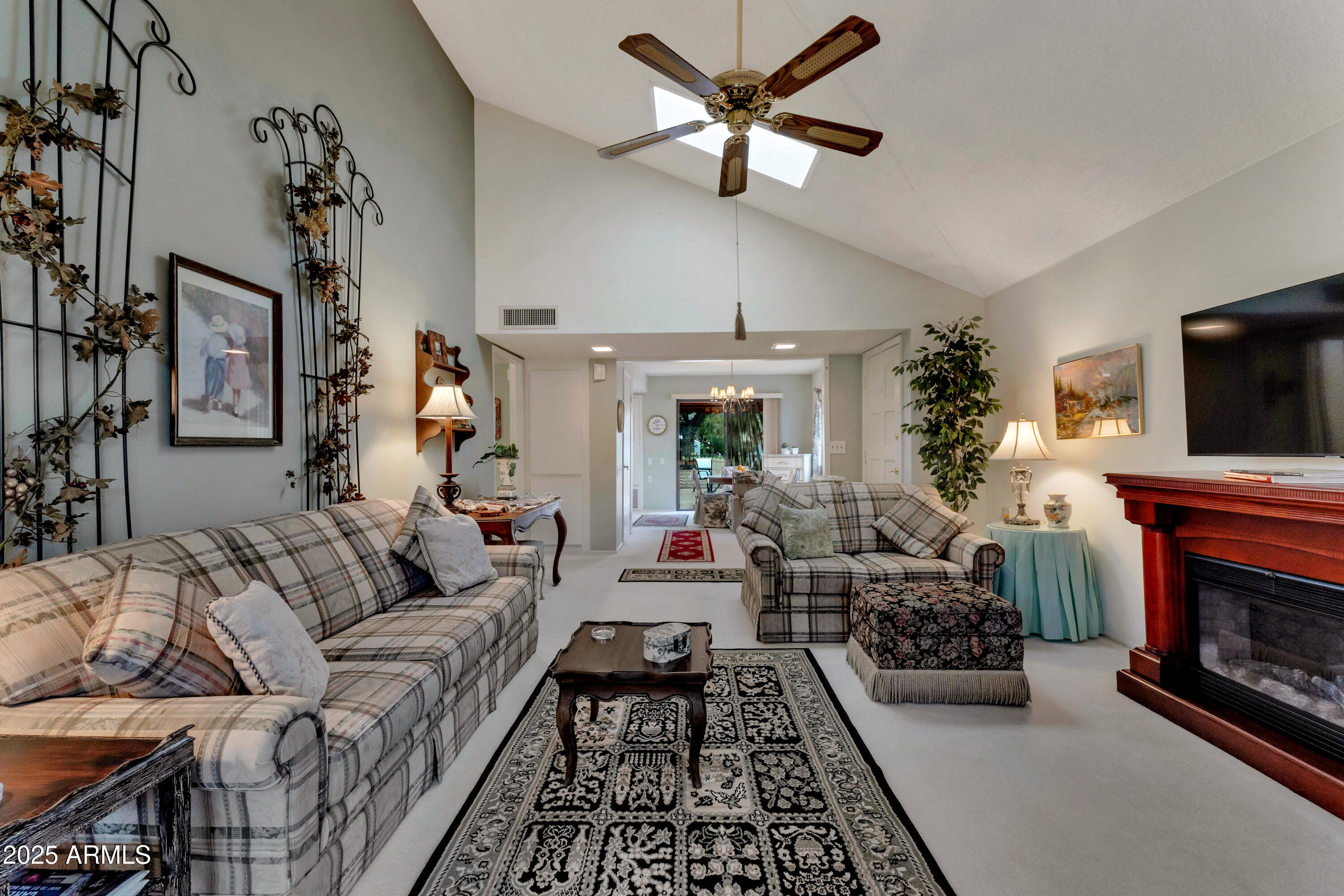 212 LEISURE WORLD --