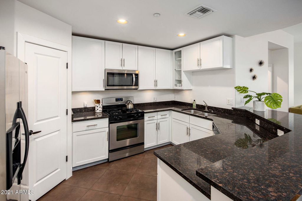 Photo of 945 E Playa Del Norte Drive #5022, Tempe, AZ 85288 (MLS # 6909388)