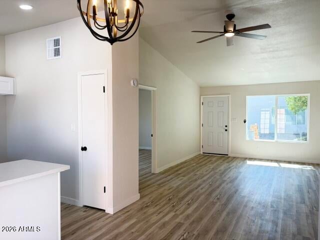 2829 E TRACY Lane 4