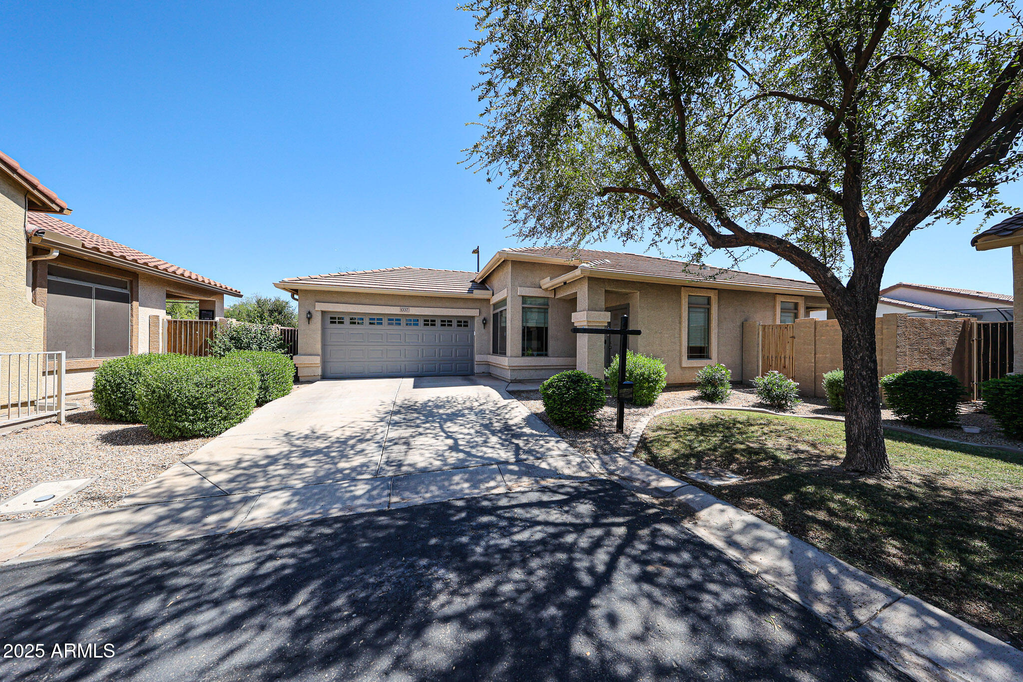 1337 E THOMPSON Way