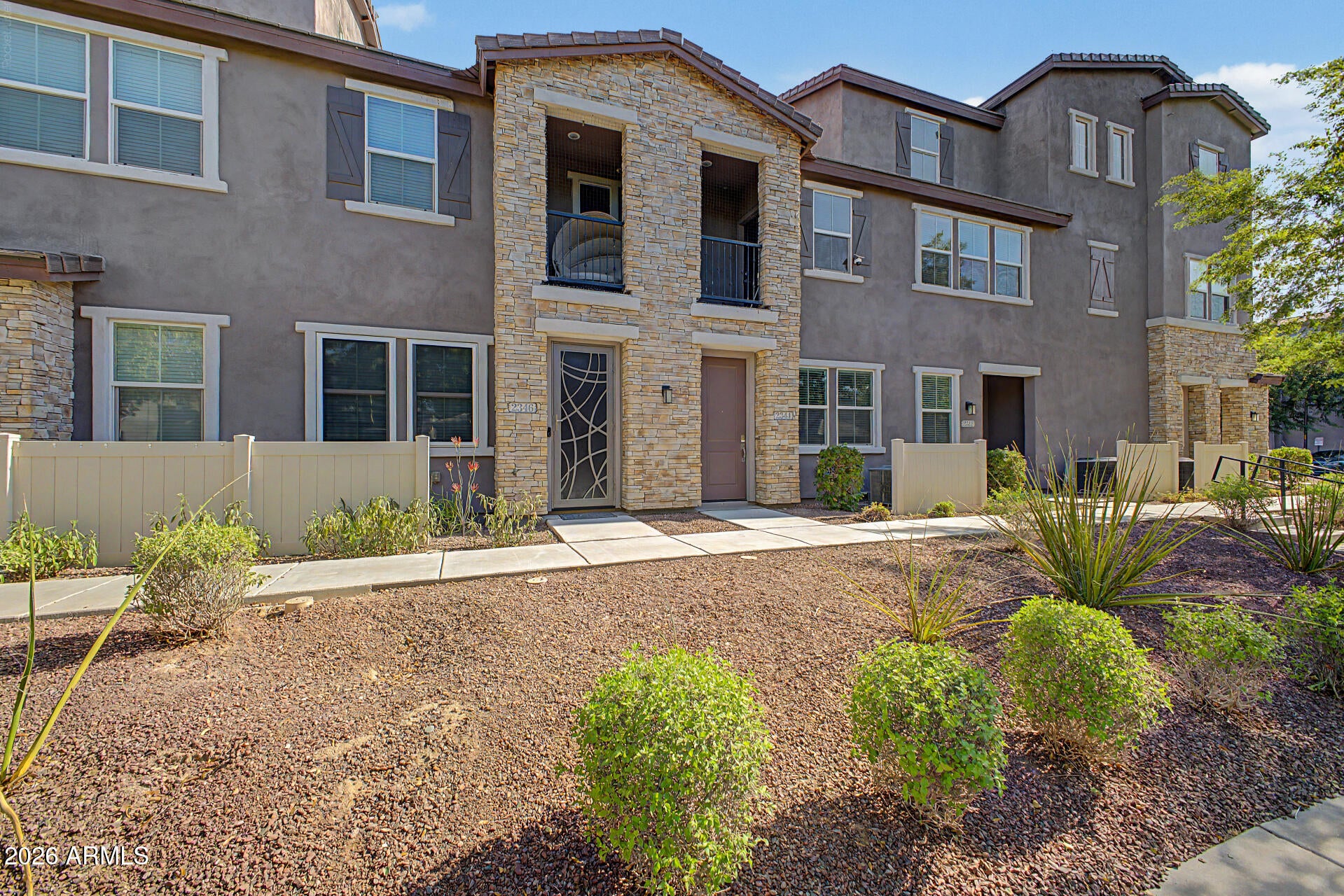 2344 E HIDALGO Avenue