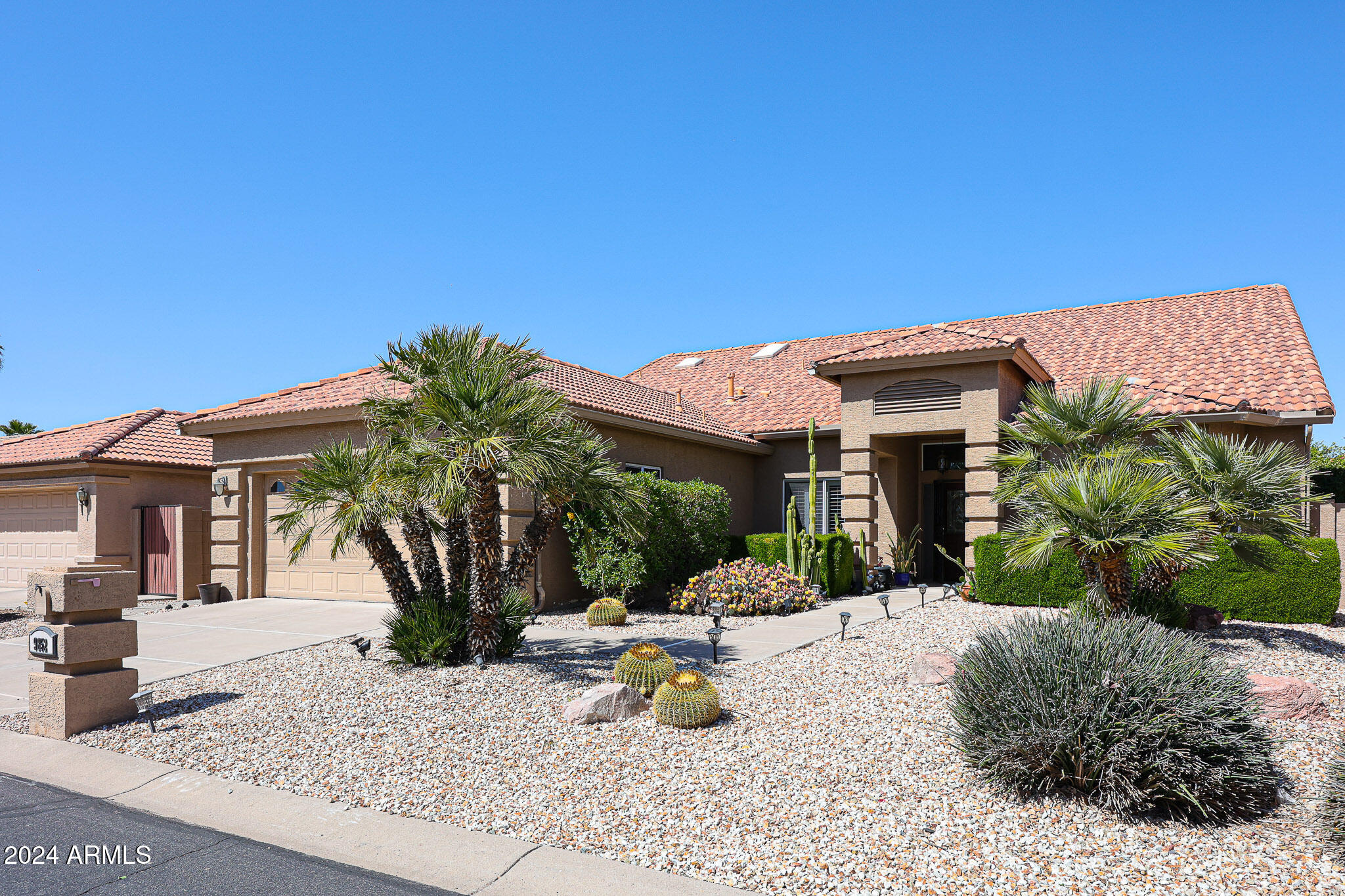 9852 E SUNRIDGE Drive