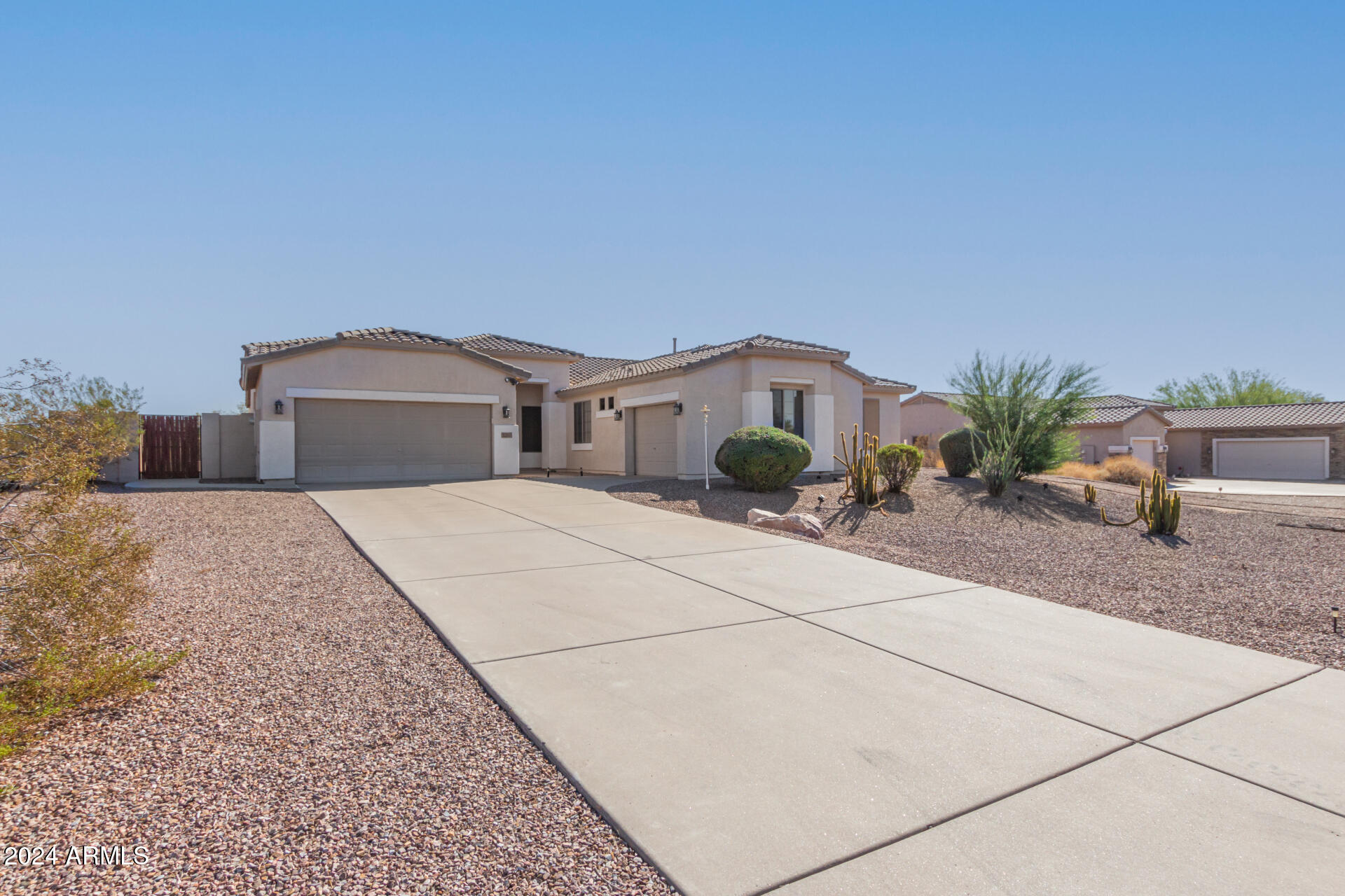 2237 N CALLE LARGO --