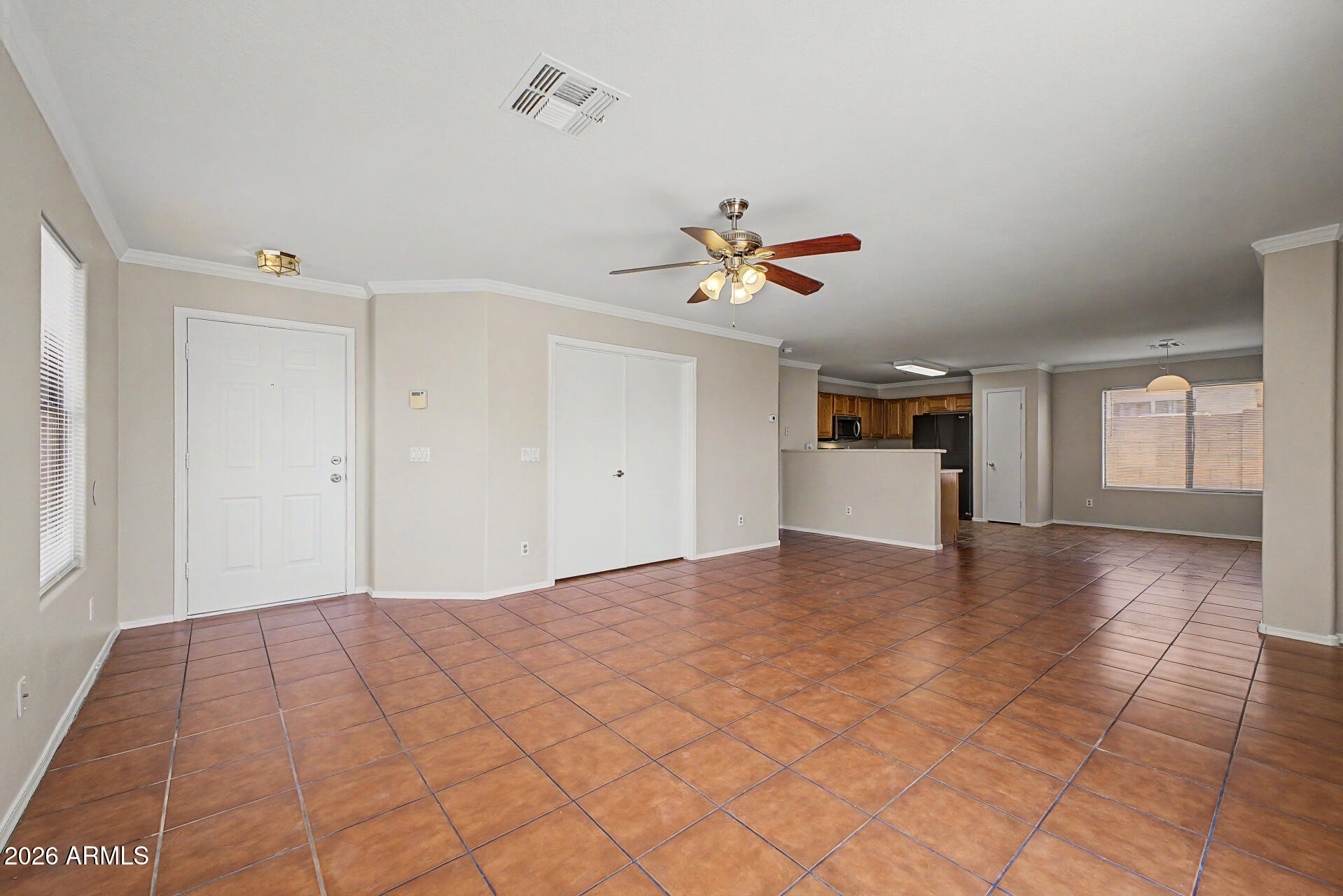 8133 W MAGNOLIA Street