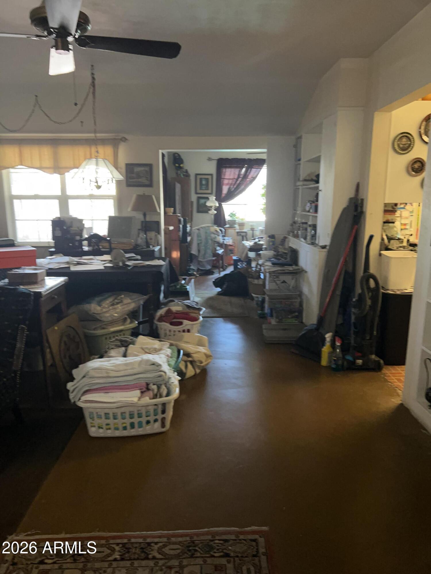 5712 W ORANGEWOOD Avenue