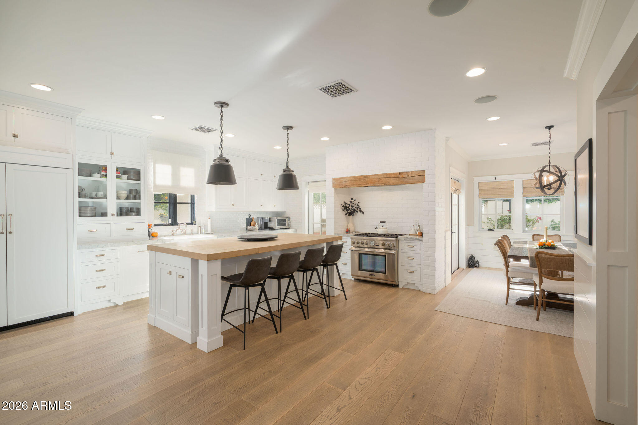 5627 E MONTEROSA Street