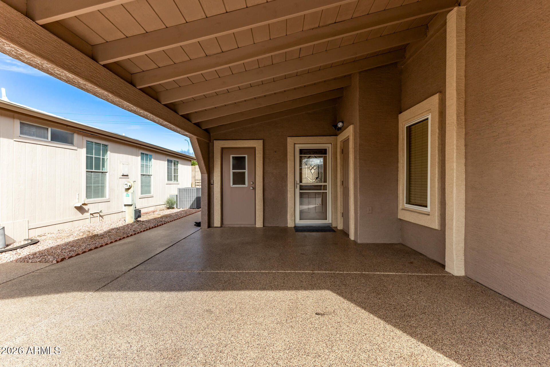 1736 E AUGUSTA Avenue