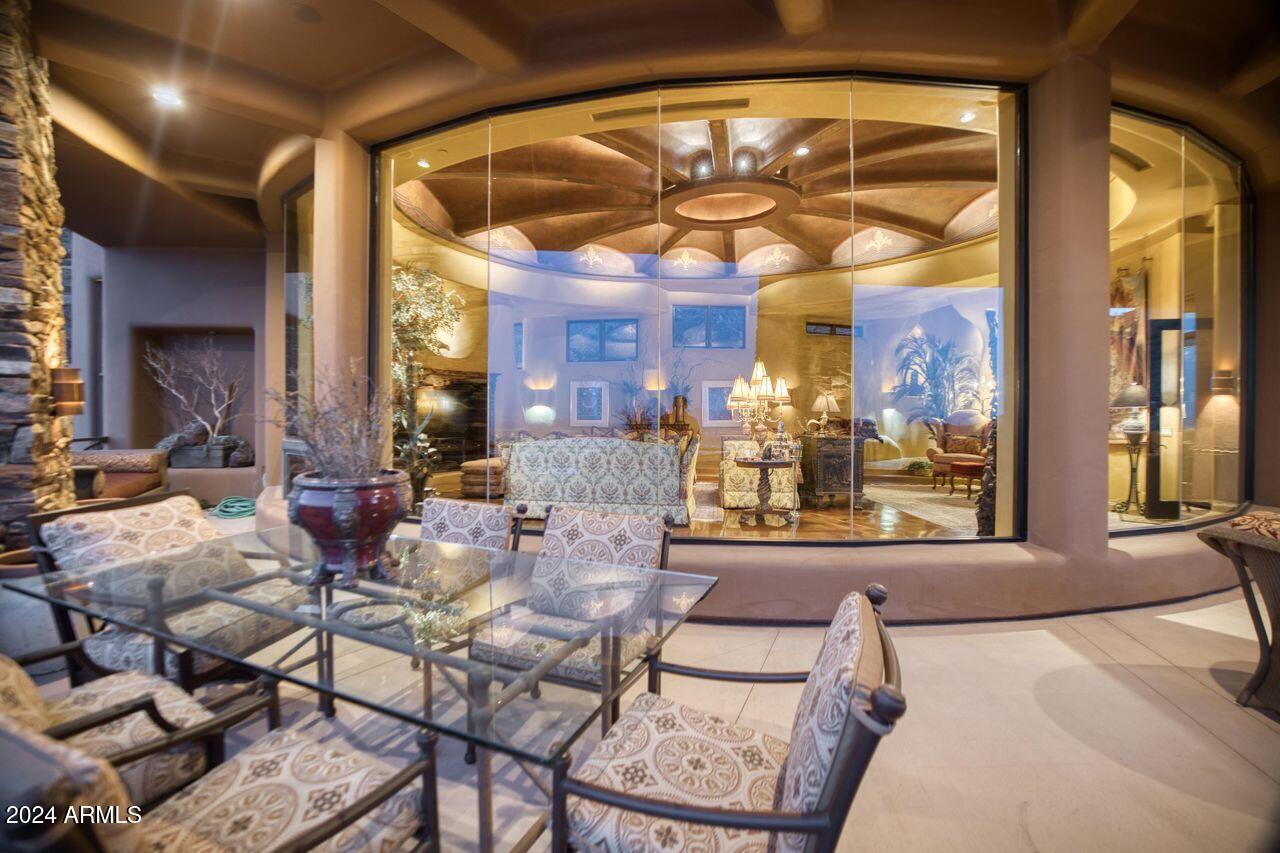 5802 E CHOLLA Lane