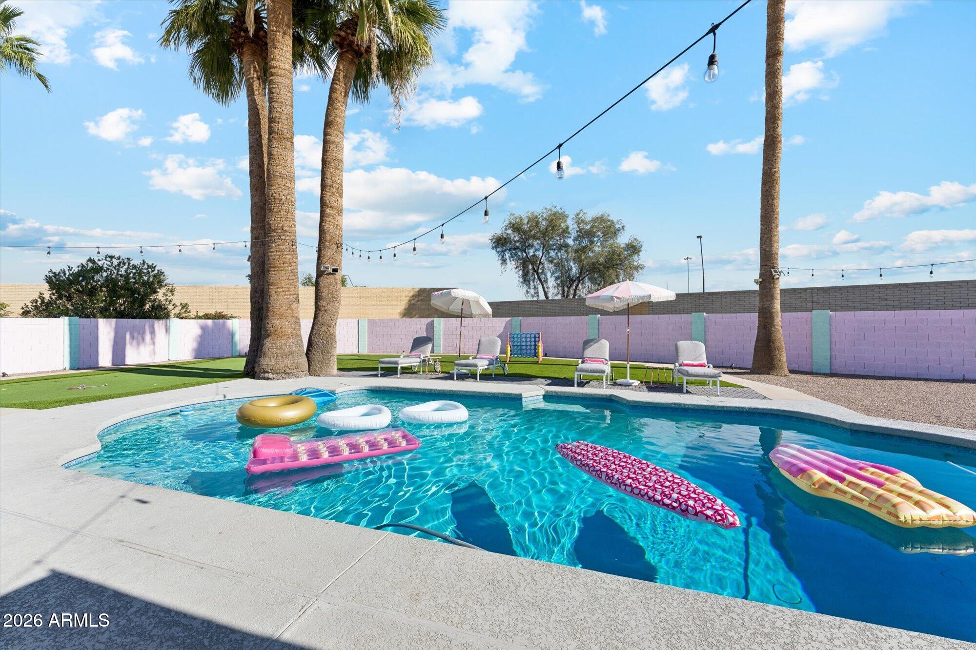 2190 E GREENWAY Drive