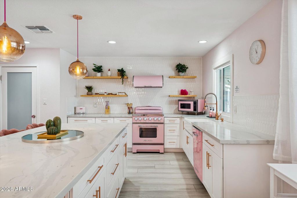 Photo of 2190 E Greenway Drive, Tempe, AZ 85282 (MLS # 7010146)