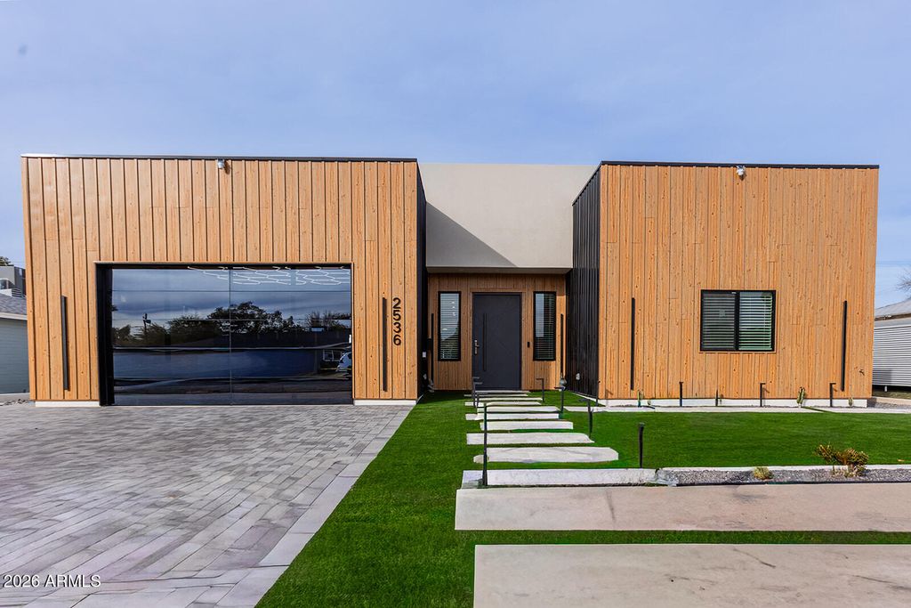 Photo of 2536 E Indianola Avenue, Phoenix, AZ 85016 (MLS # 6973892)