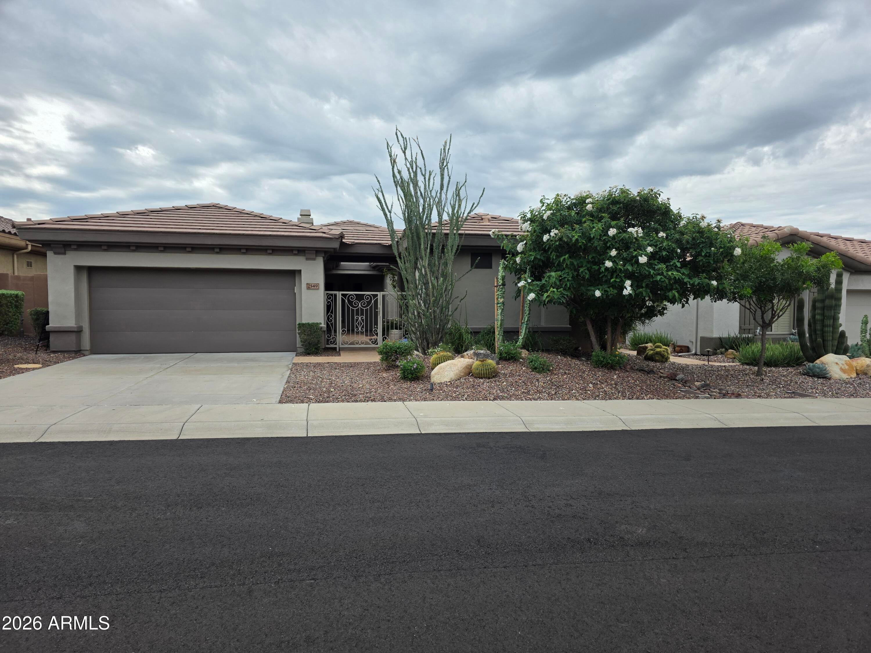 2549 W MYOPIA Court