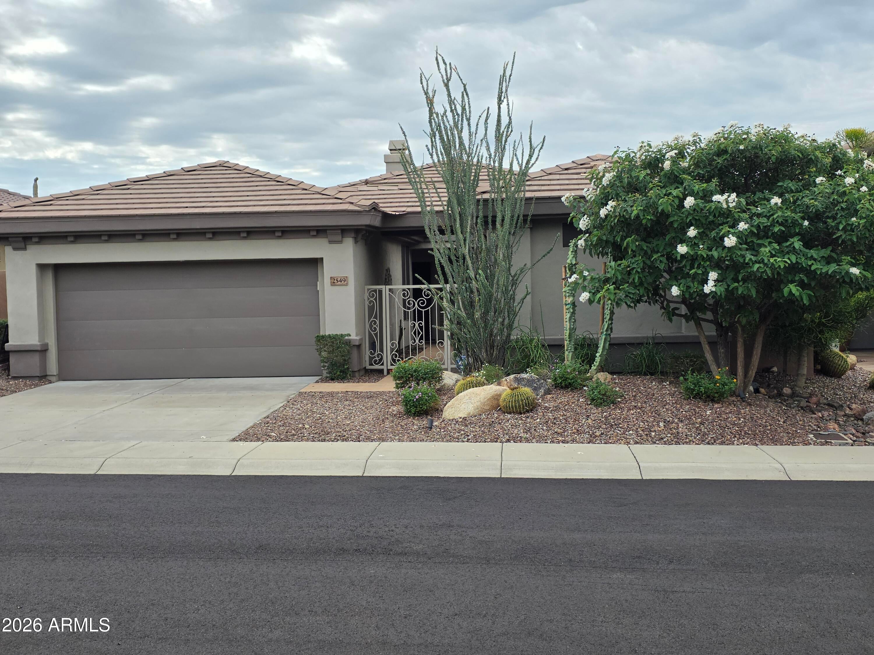 2549 W MYOPIA Court