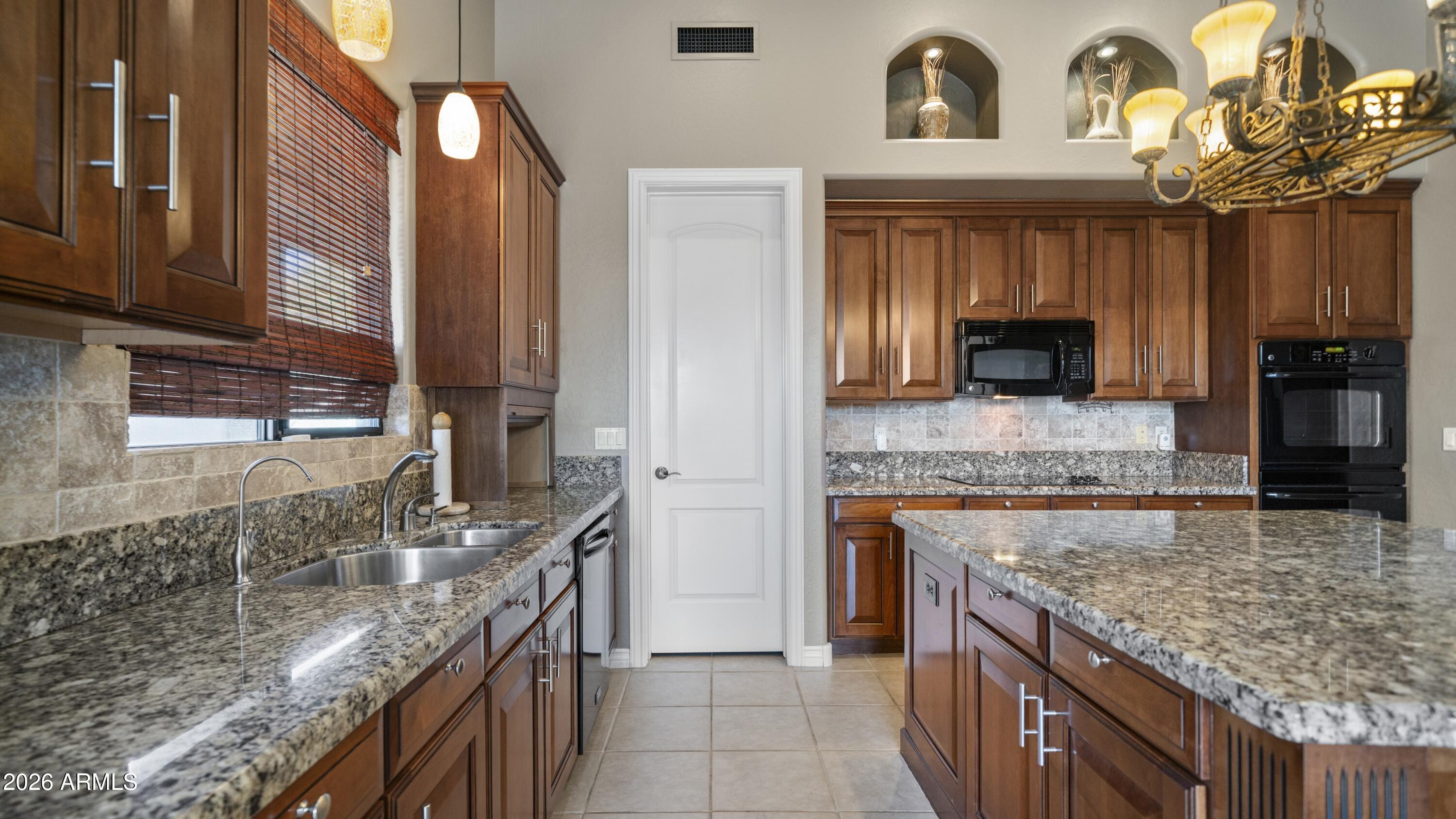 QUAIL CANYON AT THE SUPERSTITIONS - Residential