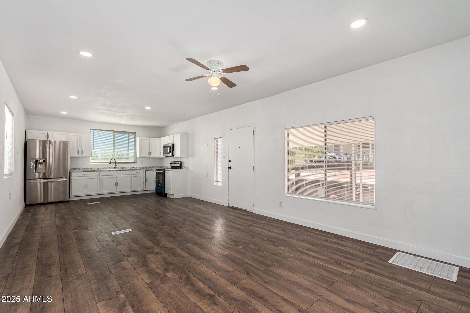 12814 N 19TH Place 19