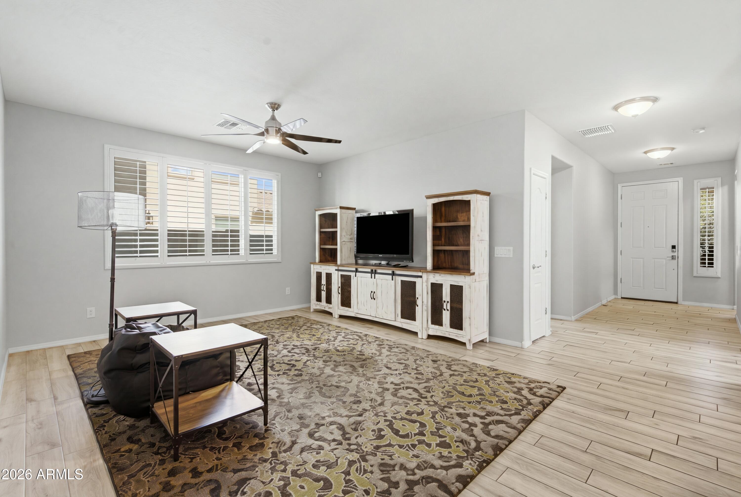 1692 W HOMESTEAD Drive