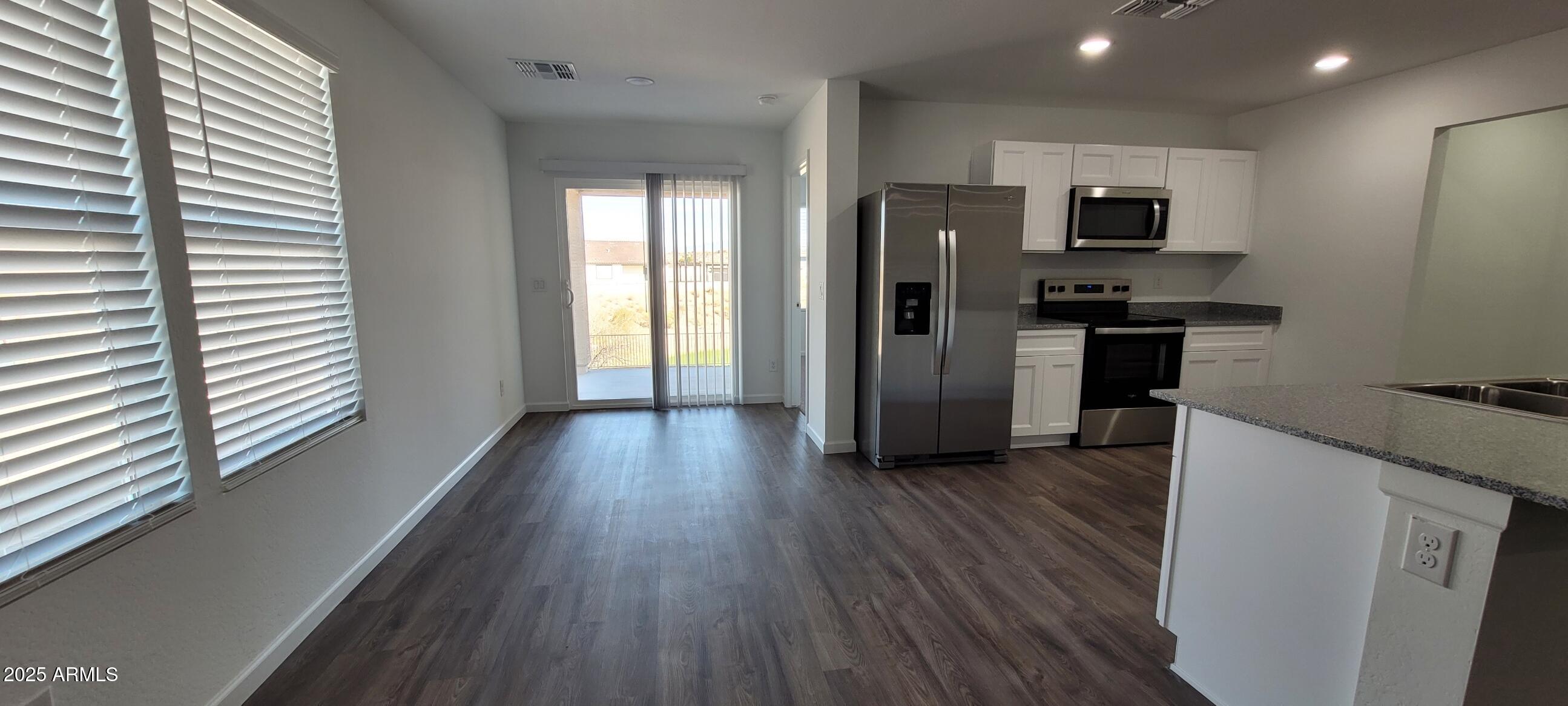 1870 W BROKEN ARROW Drive