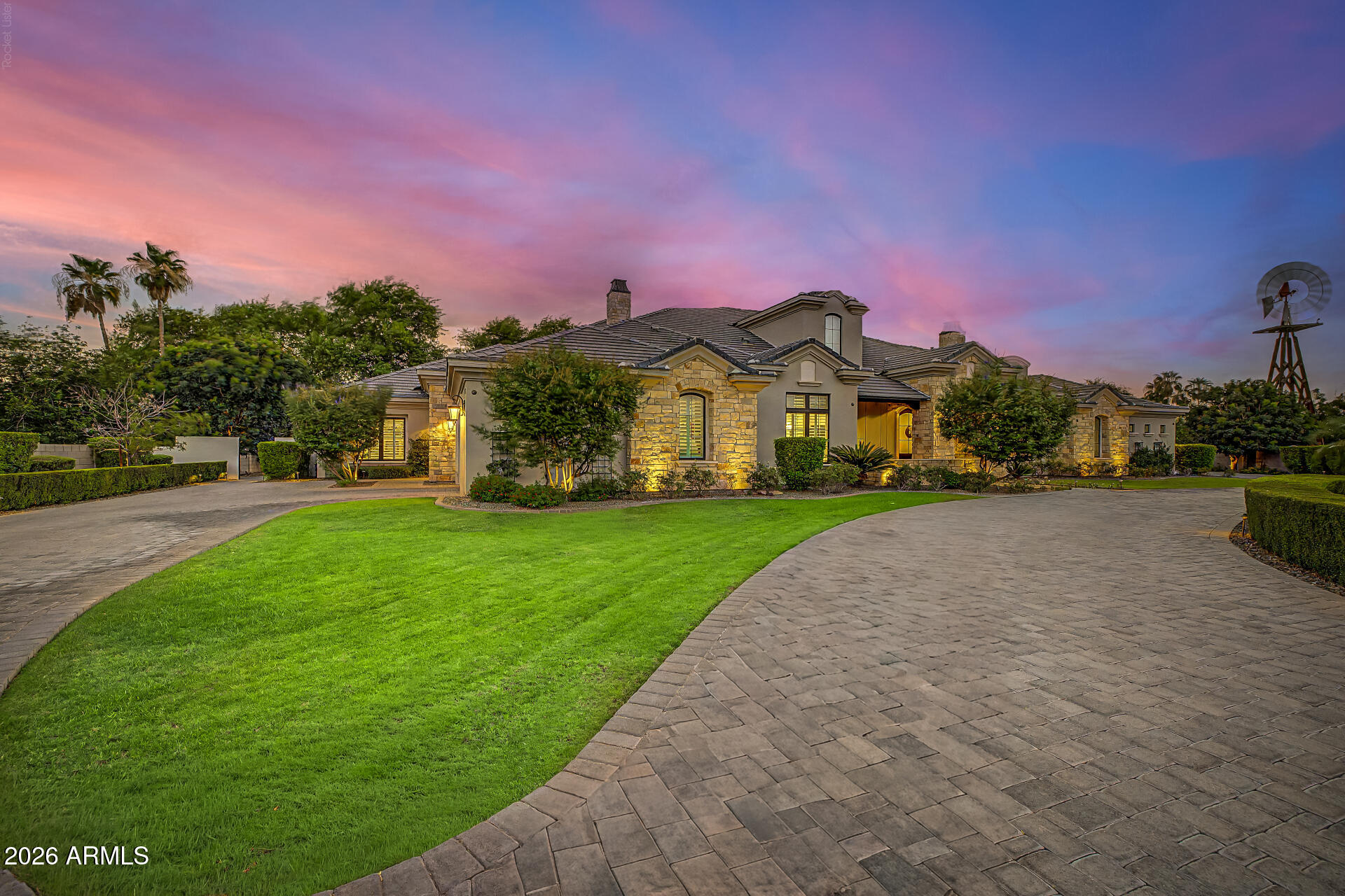 80 N CHURCHILL Court