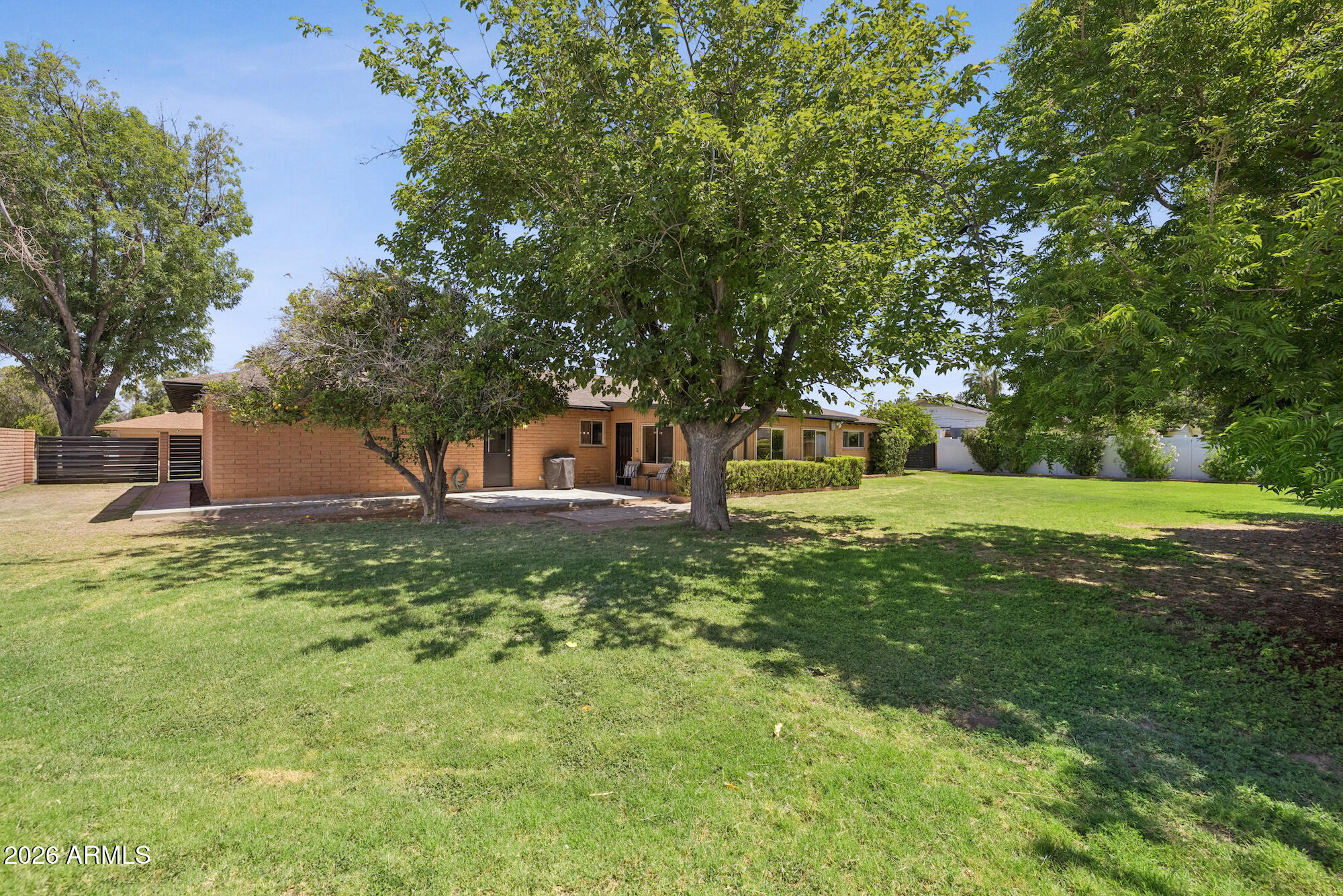 1423 E 3rd Street