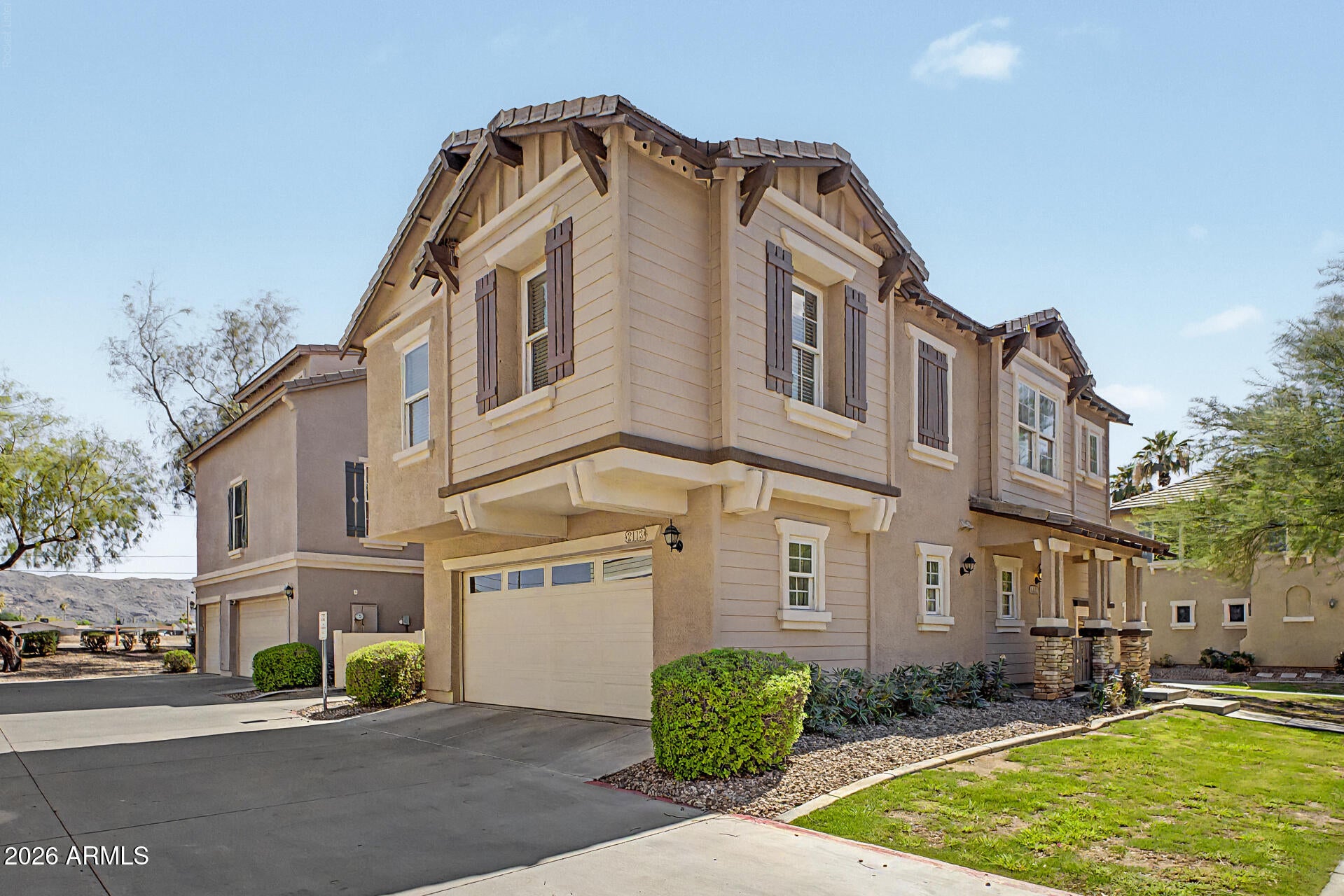 2113 E HUNTINGTON Drive