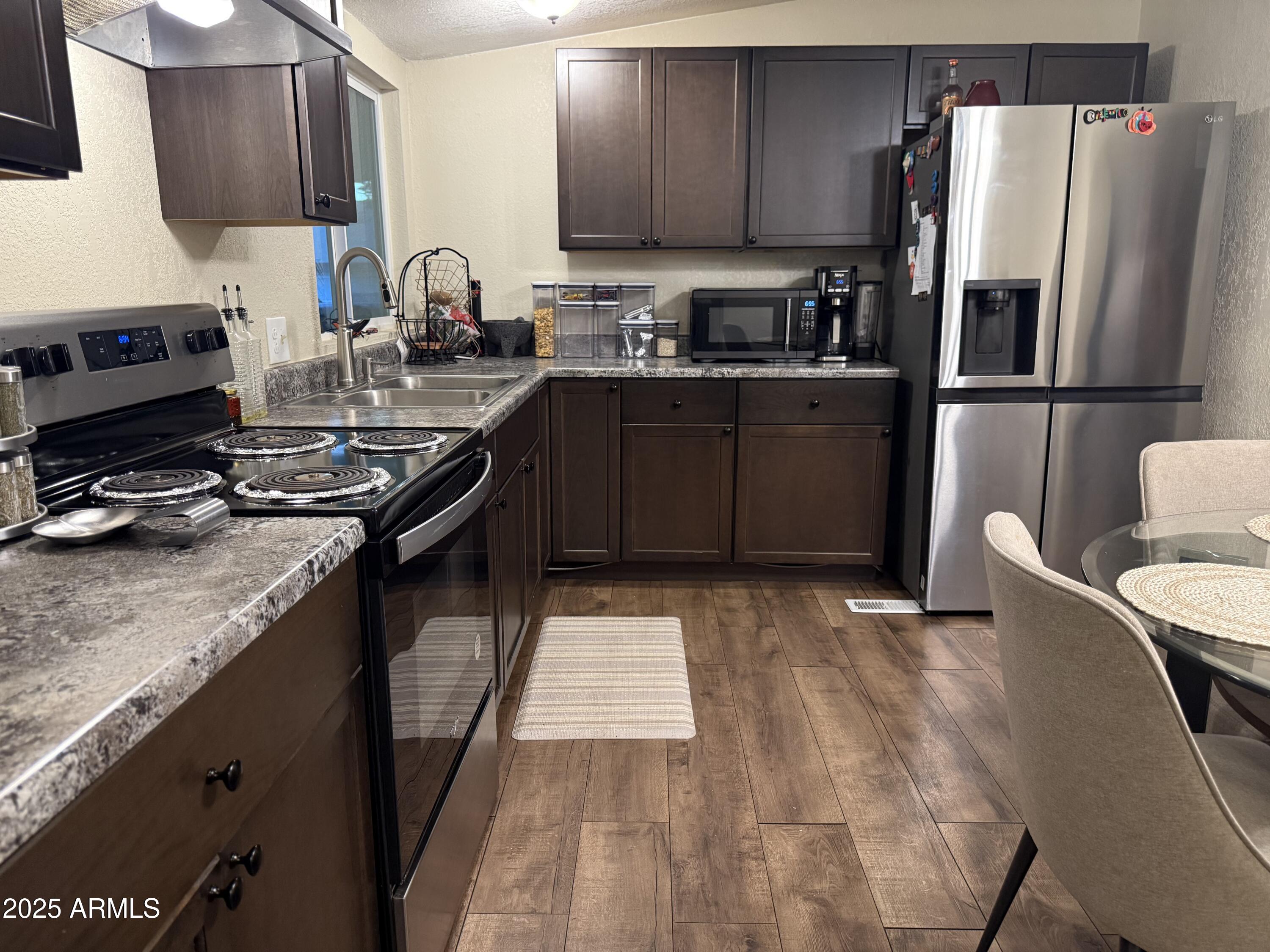 15601 N 19TH Avenue 203