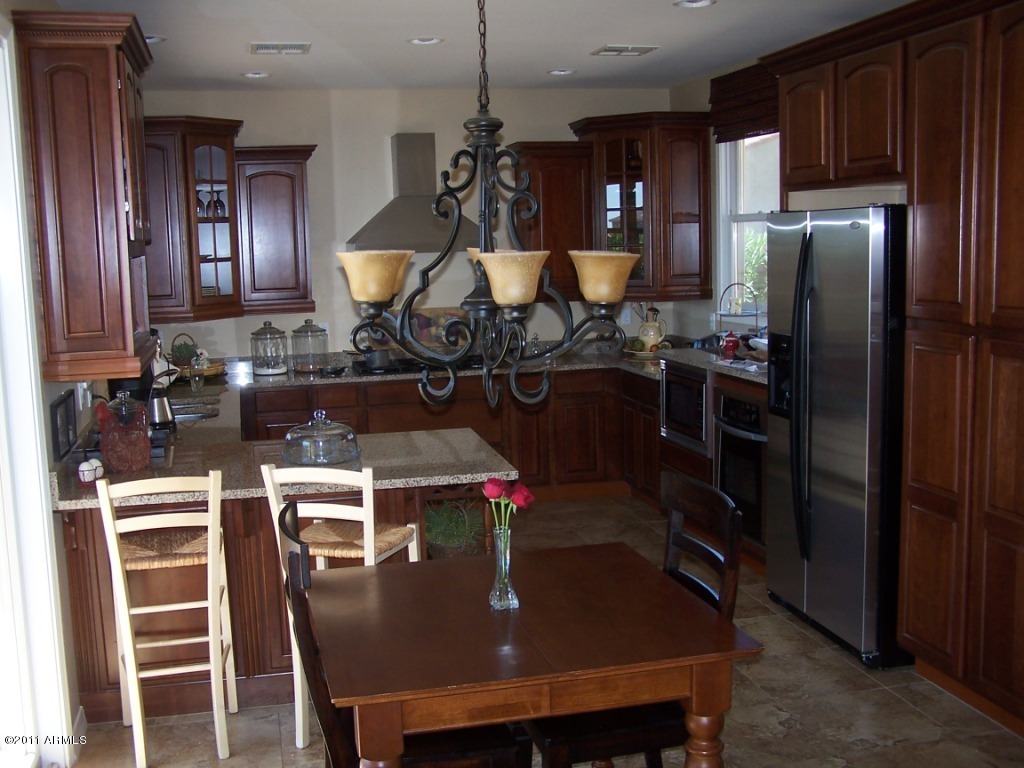 18259 W CAROL Avenue