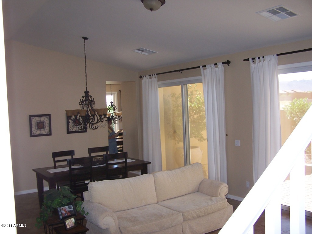 18259 W CAROL Avenue