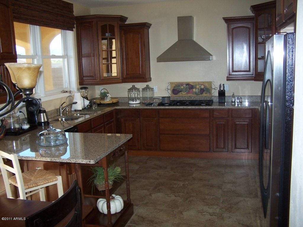 18259 W CAROL Avenue