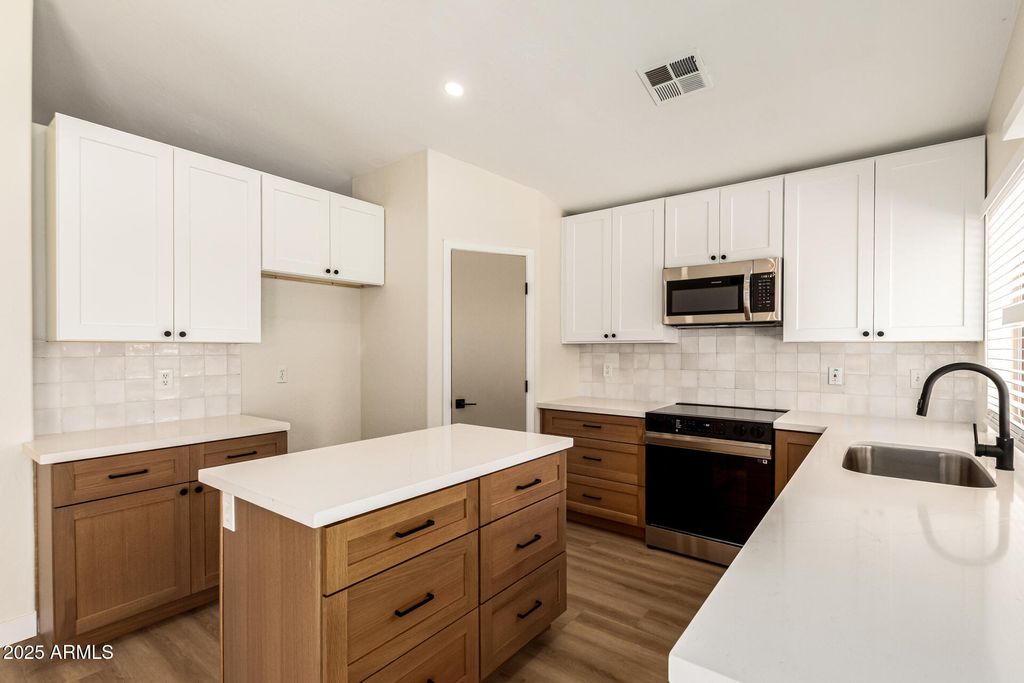 Photo of 1537 W Page Avenue, Gilbert, AZ 85233 (MLS # 6912643)
