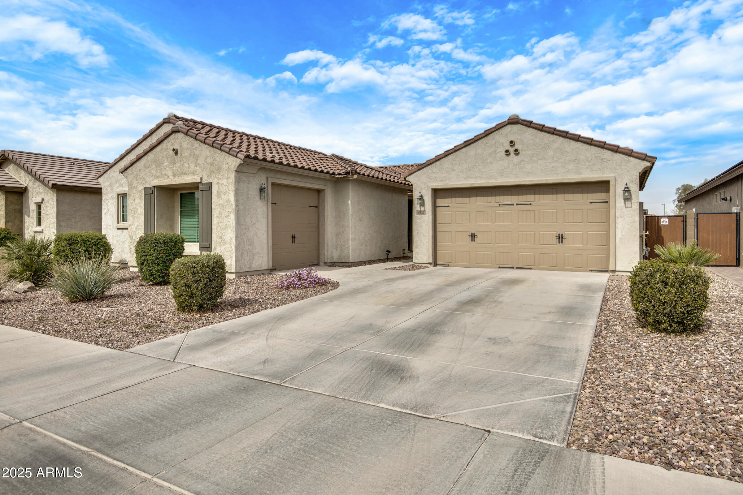 5908 W AUTUMN VISTA Way