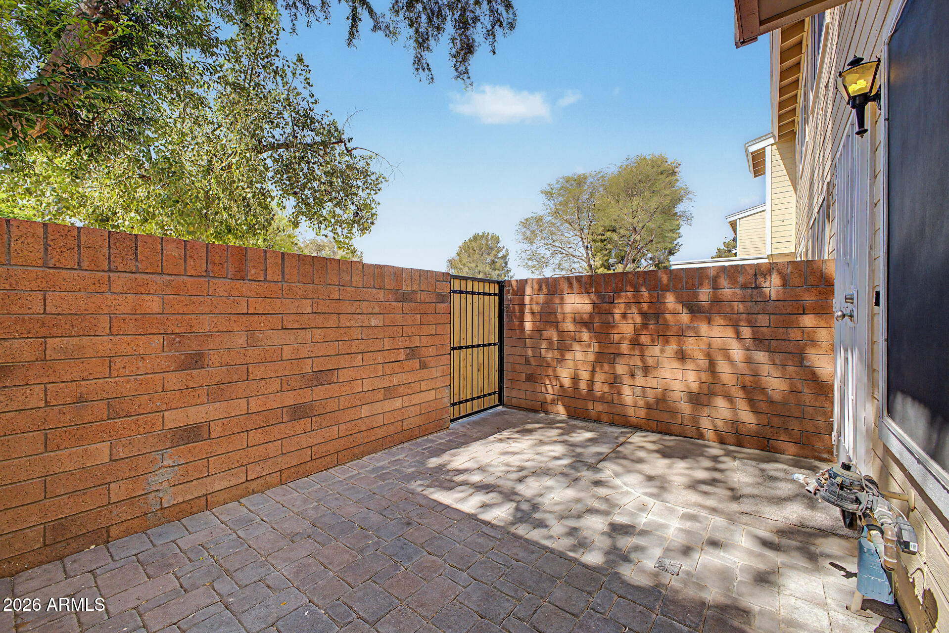 625 S WESTWOOD -- 129