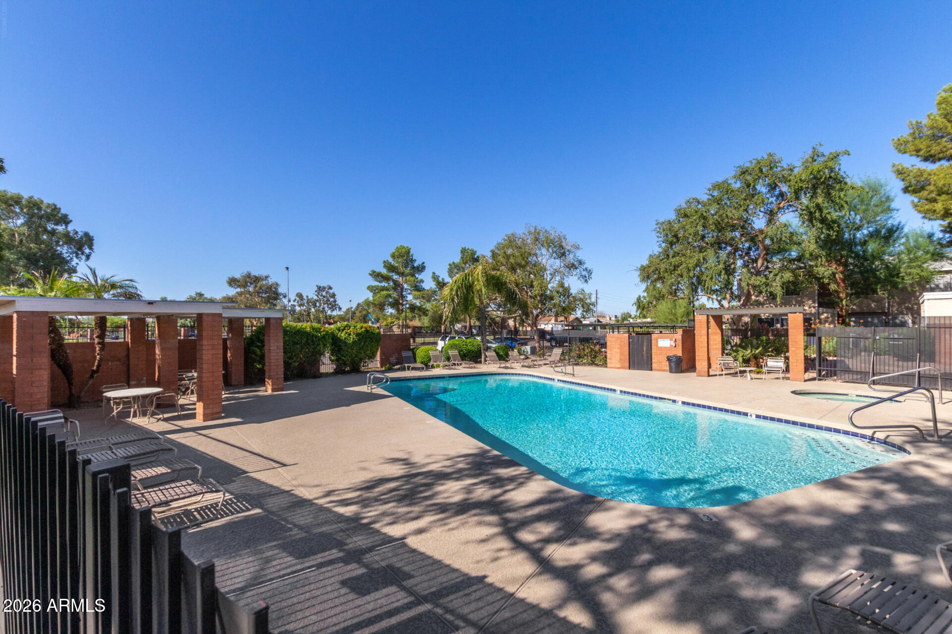 625 S WESTWOOD -- 129