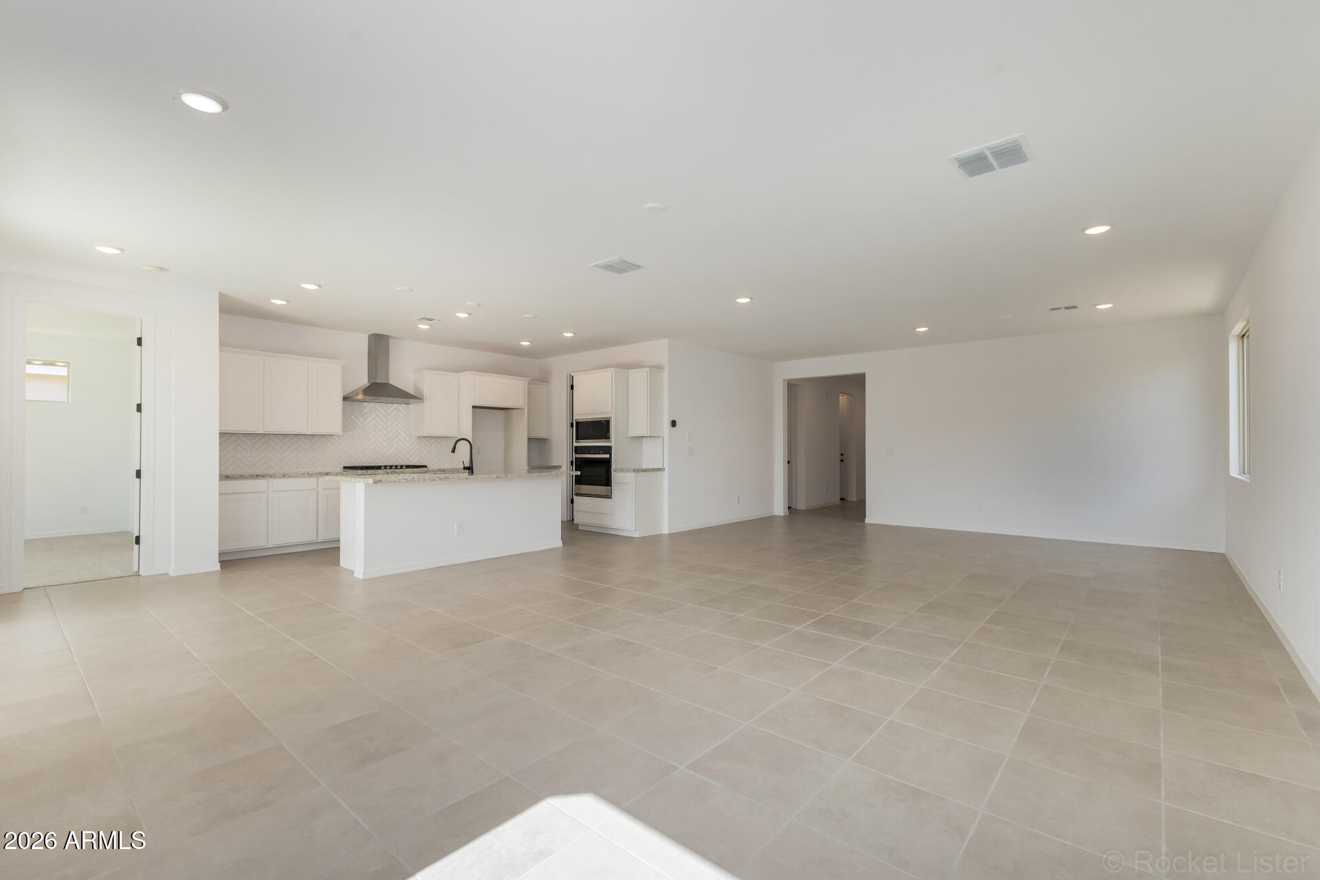 24221 W RAYMOND Street