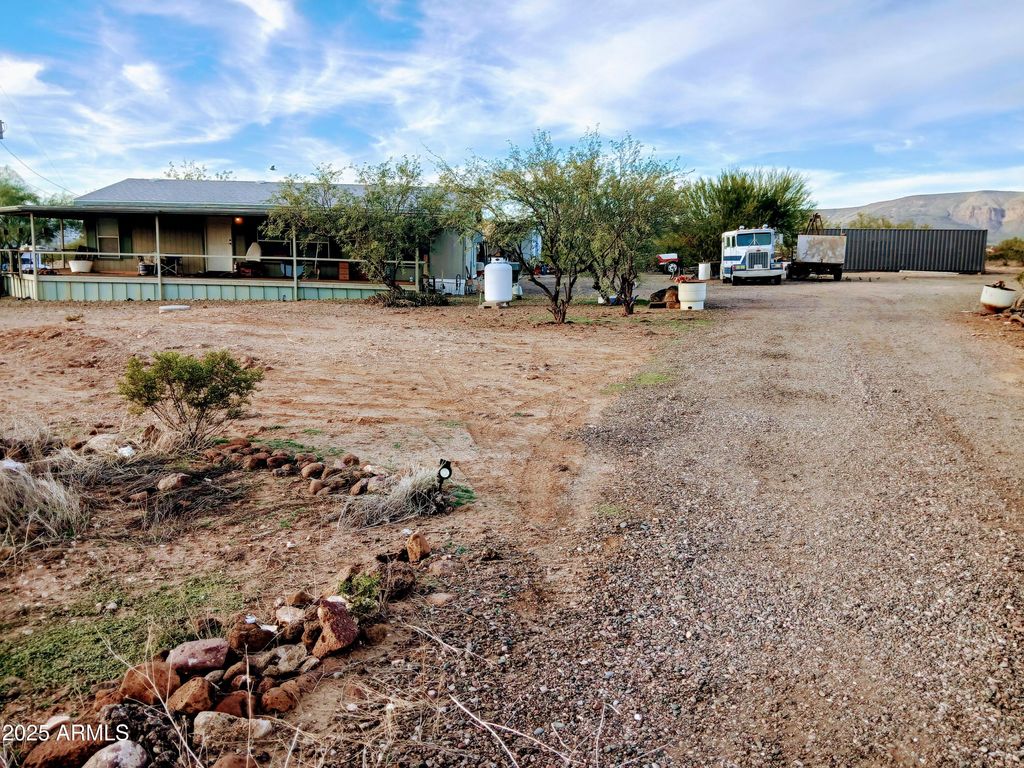 Photo of 1906 E Calvary Road, New River, AZ 85087 (MLS # 6946104)